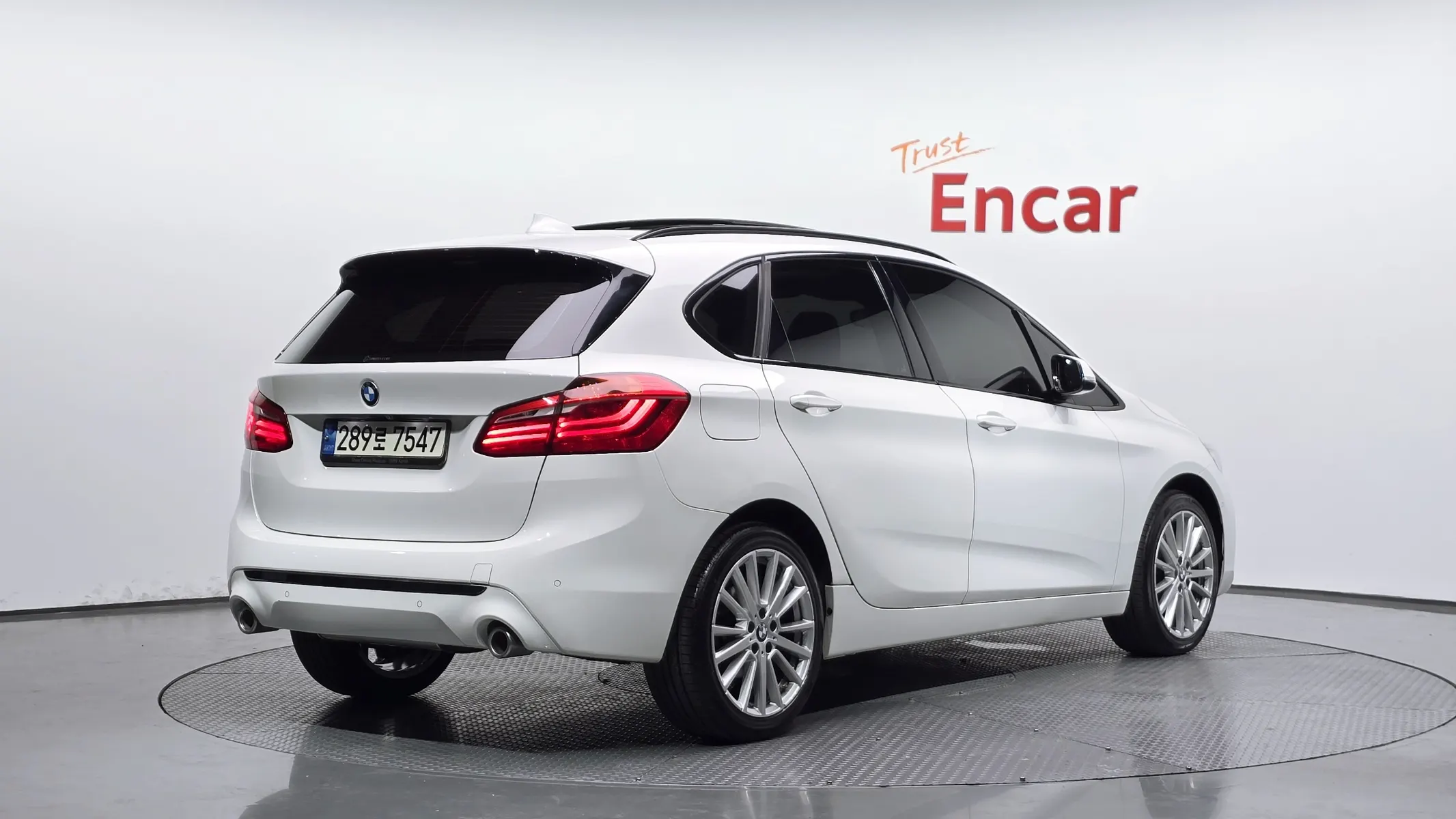 BMW 2 Series Tourer (F45) 2021 2/34