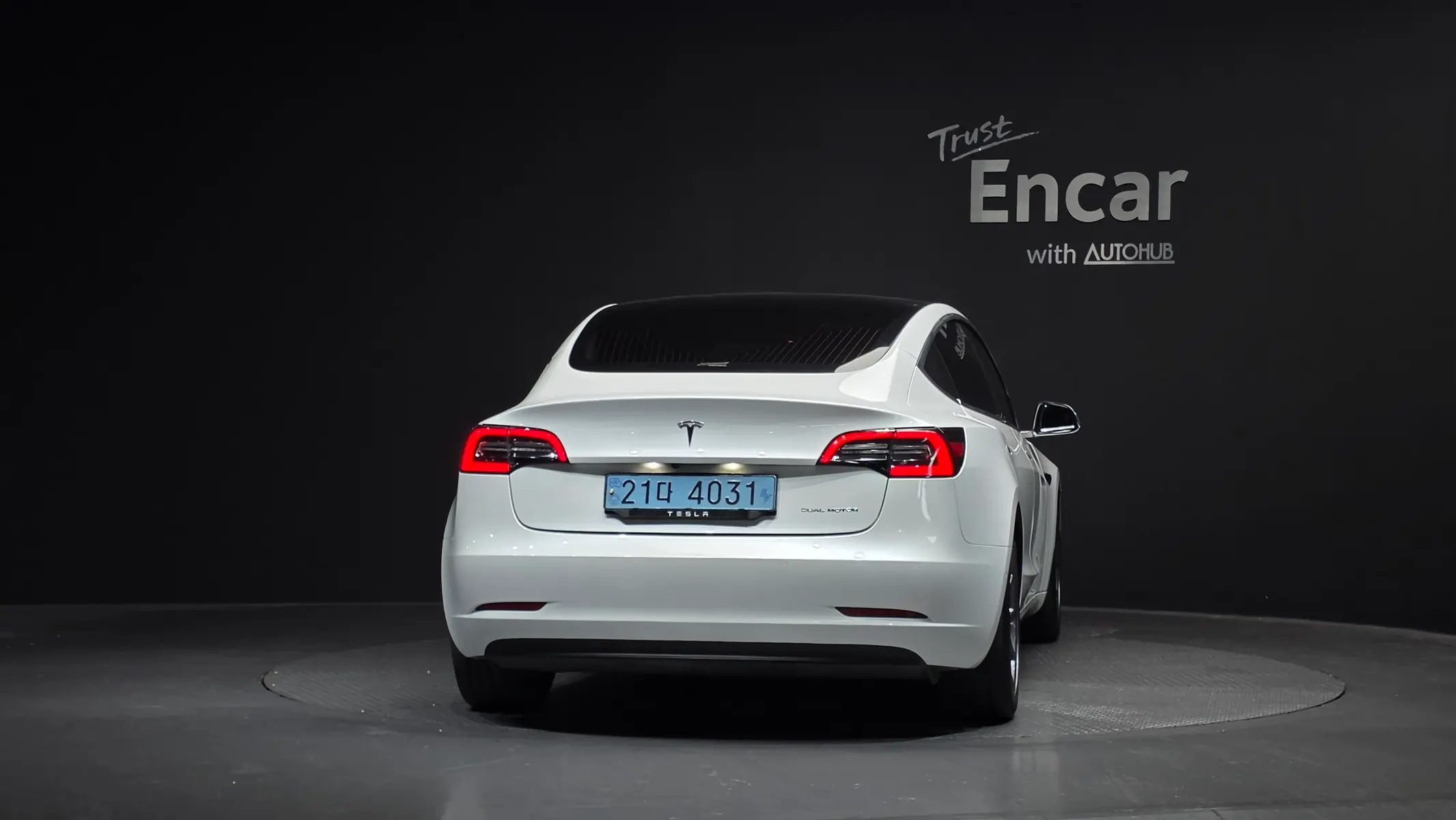 Tesla 3 AWD 2020 3/5