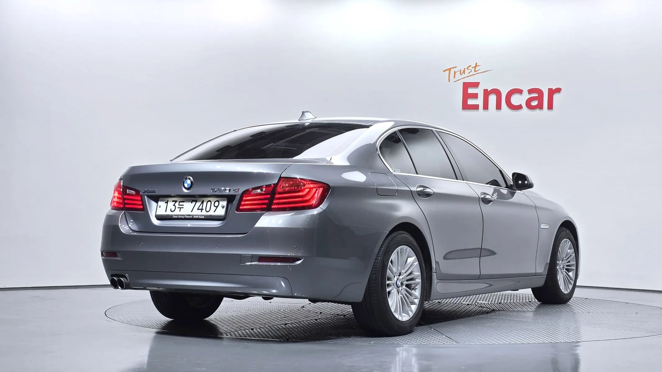 BMW 5 Series (F10) 520d xDrive 2015 2/21