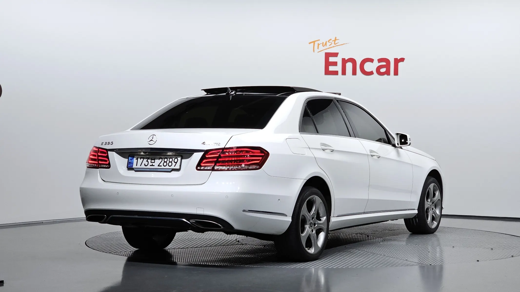 Mercedes-Benz E-Class W212 E350 4MATIC 2014 2/34