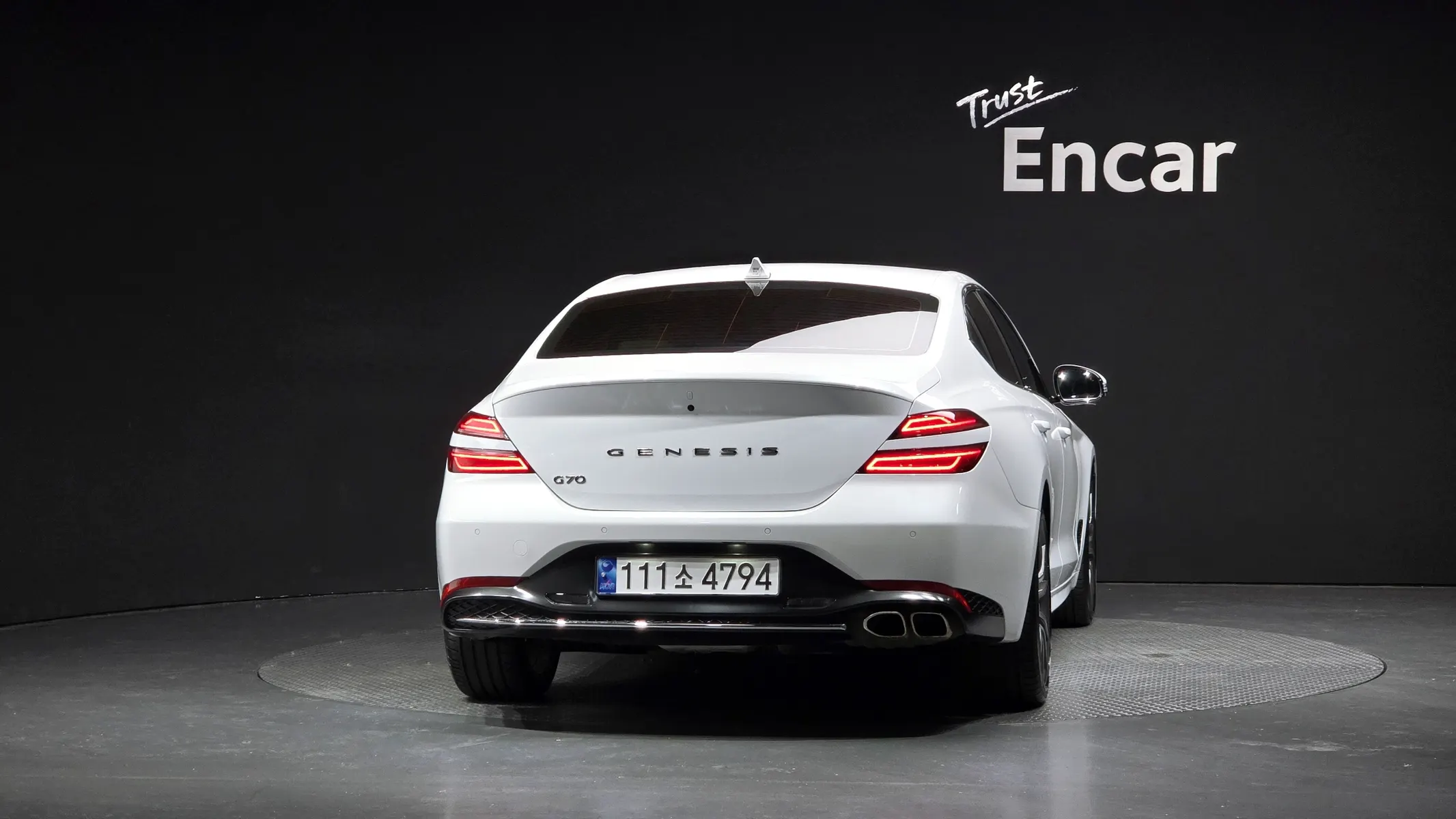 Genesis G70 2.0T 2WD 2023 3/5
