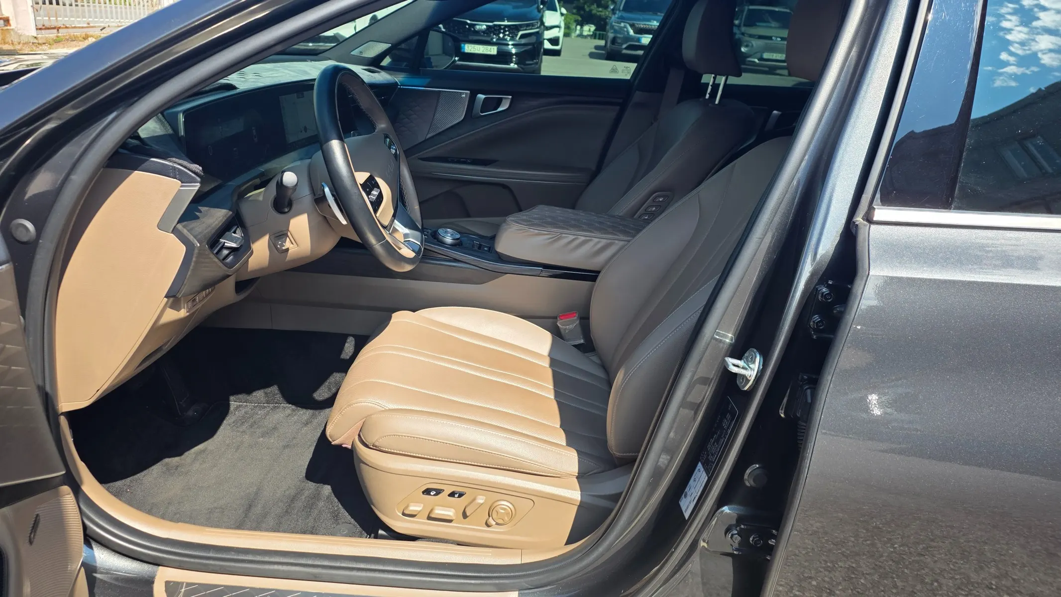 Kia K8 2022 4/5