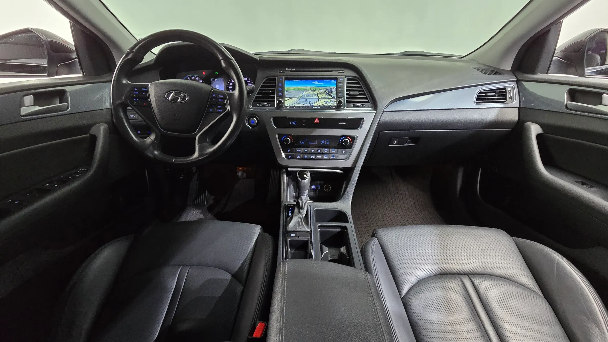 Hyundai LF 2.0 HEV 2016 4/5