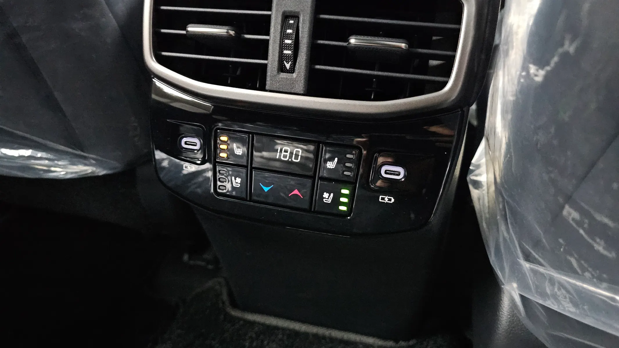 Lexus RX500h 5 F-Sport 2026 32/33