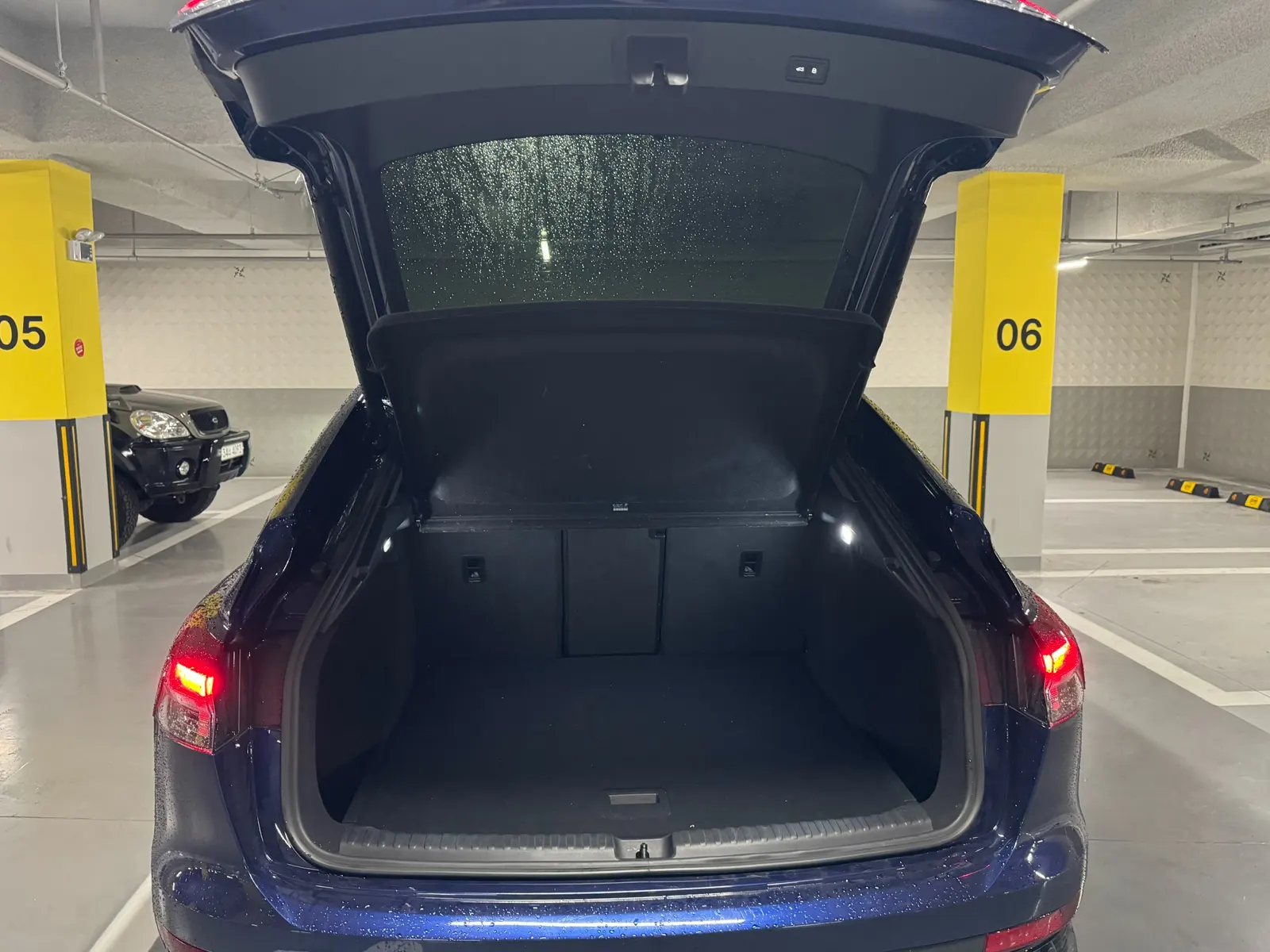 Audi Q4 e- (F4) 40 2022 2/9