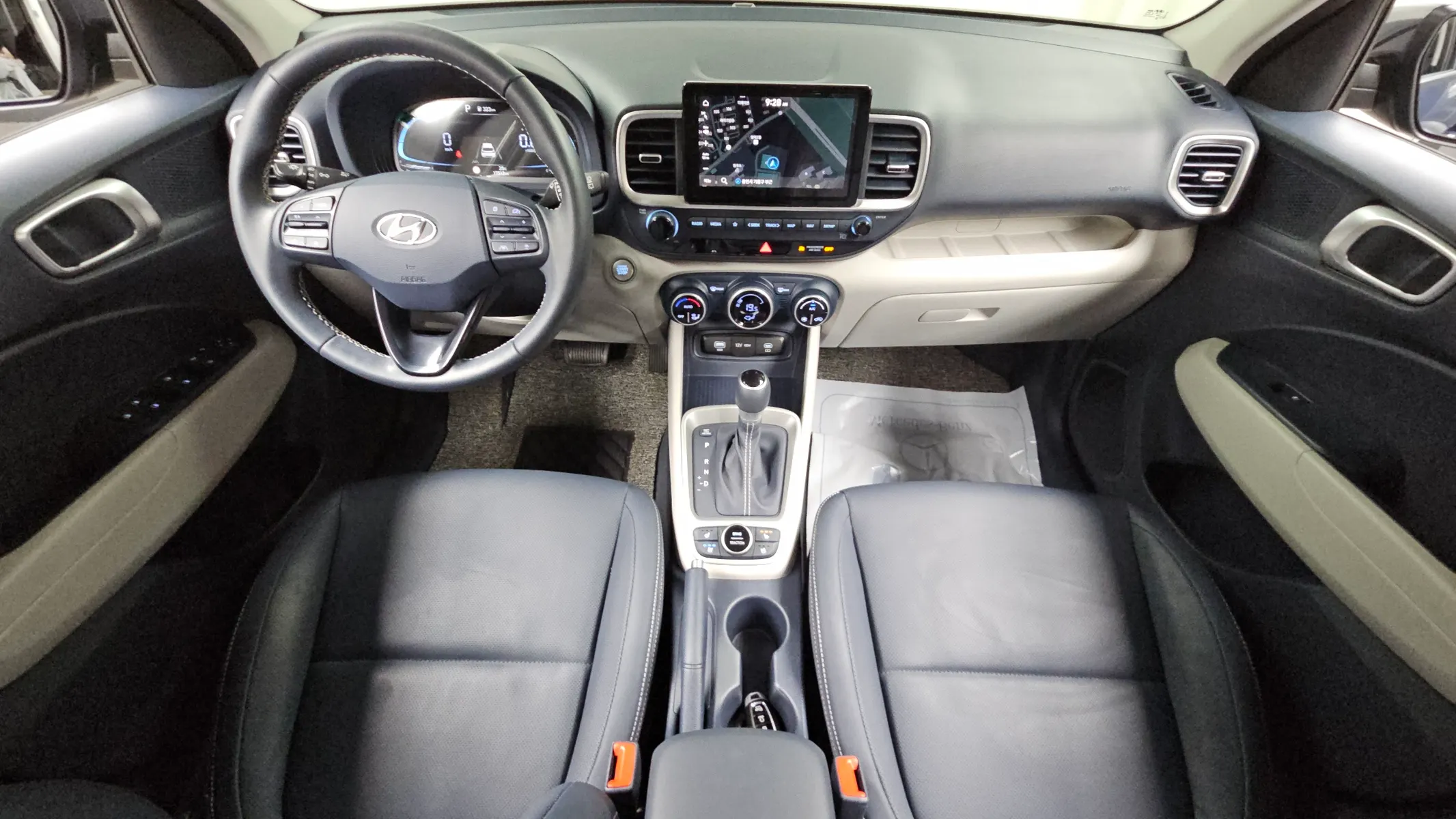 Hyundai Venue 1.6 2025 4/5