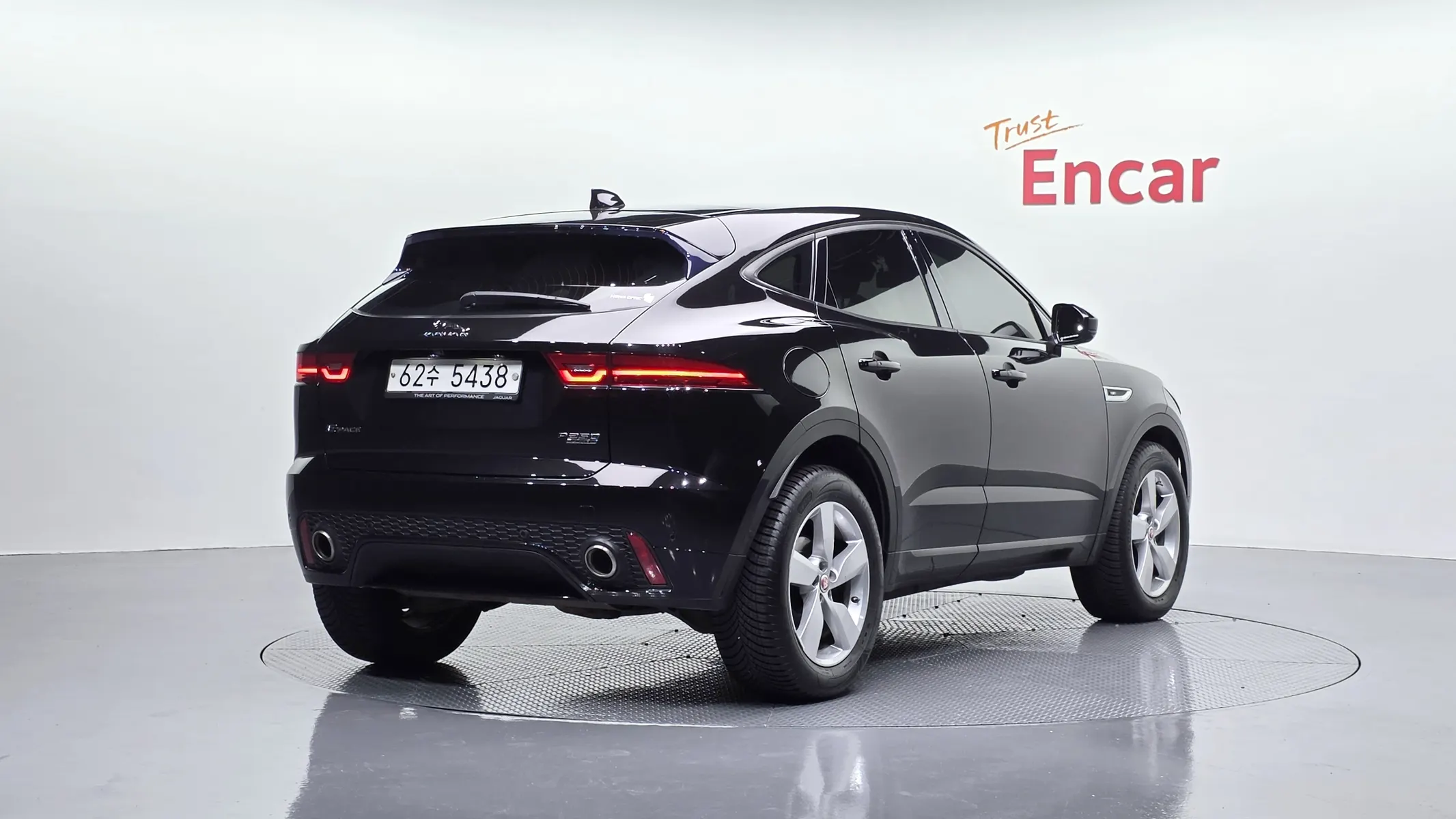 Jaguar E-PACE P250 R- SE 2018 2/34