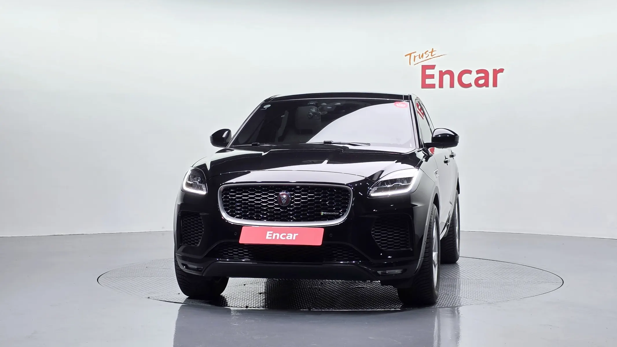 Jaguar E-PACE P250 R- SE 2018 3/34