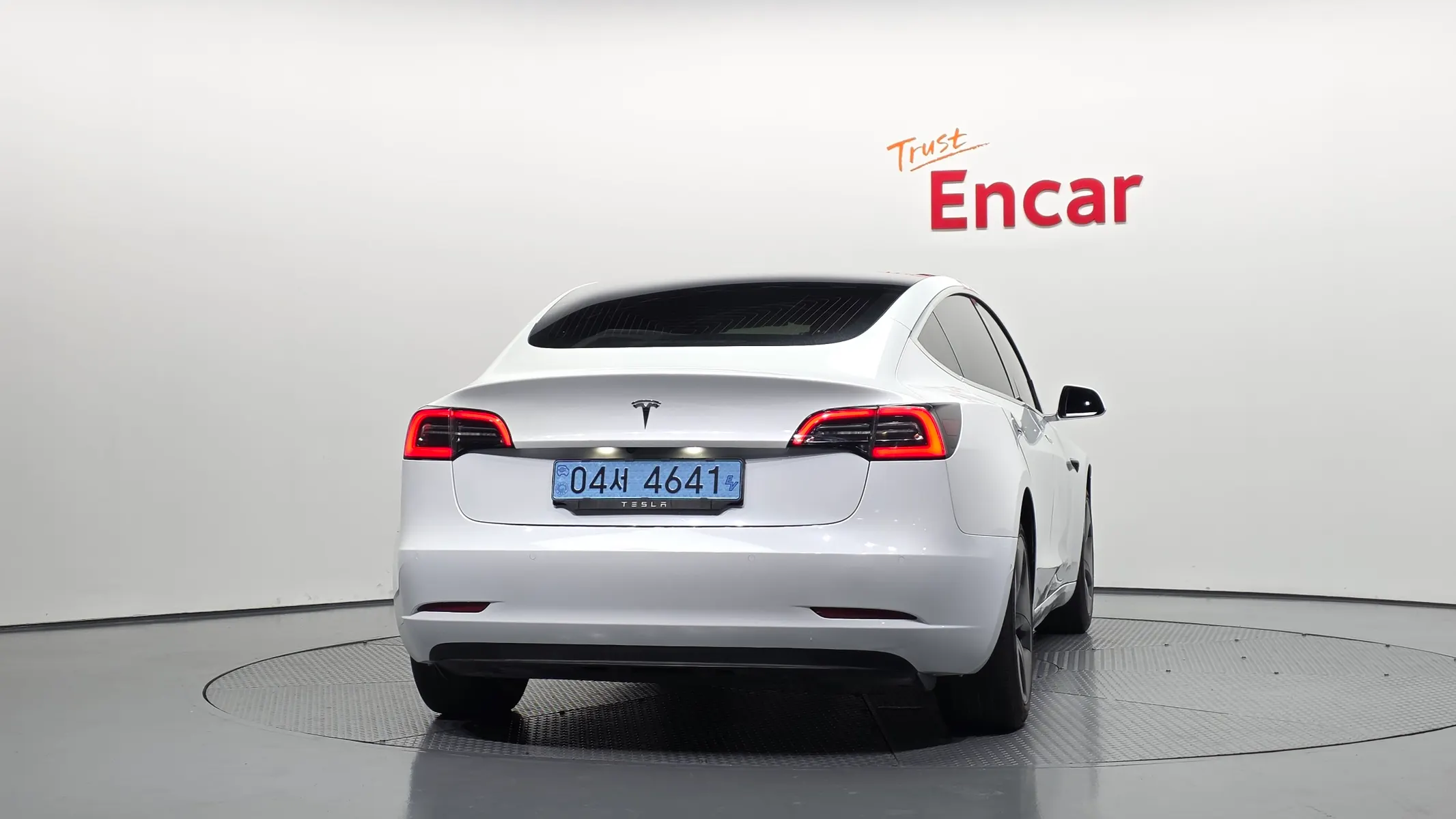 Tesla 3 AWD 2020 3/5