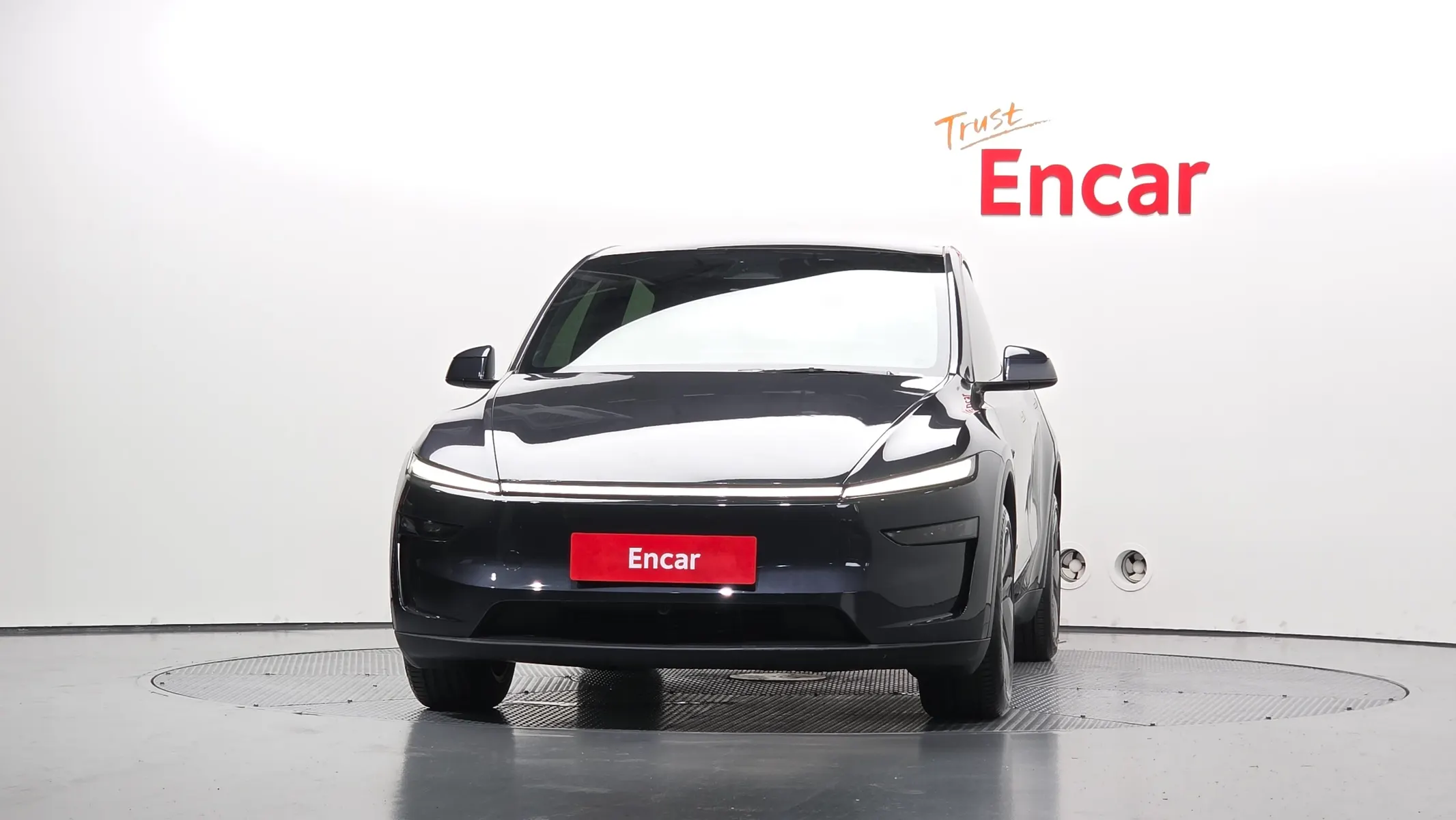 Tesla Y RWD 2026 2/5