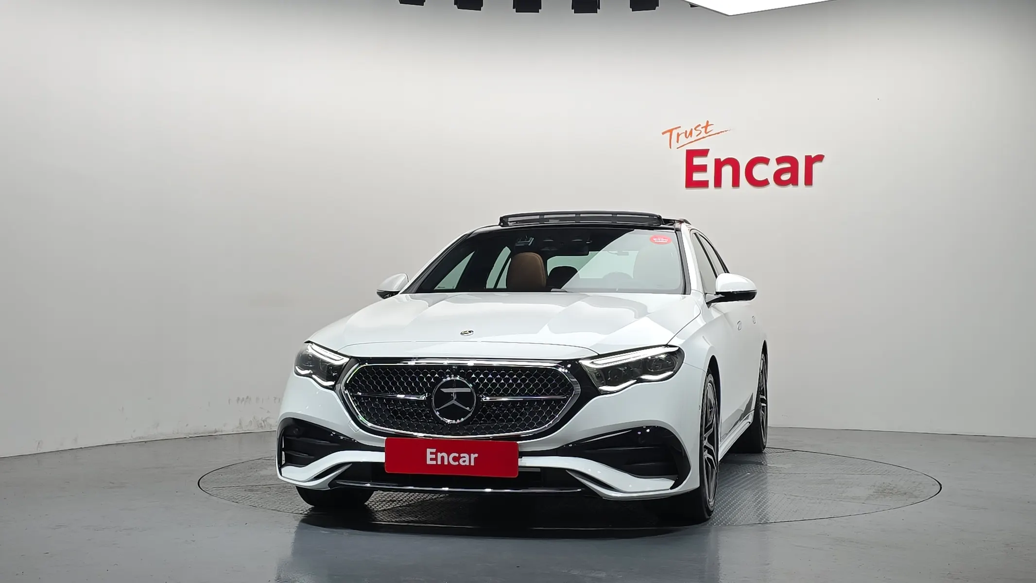 Mercedes-Benz E-Class W214 E300 4MATIC AMG Line 2026 3/35