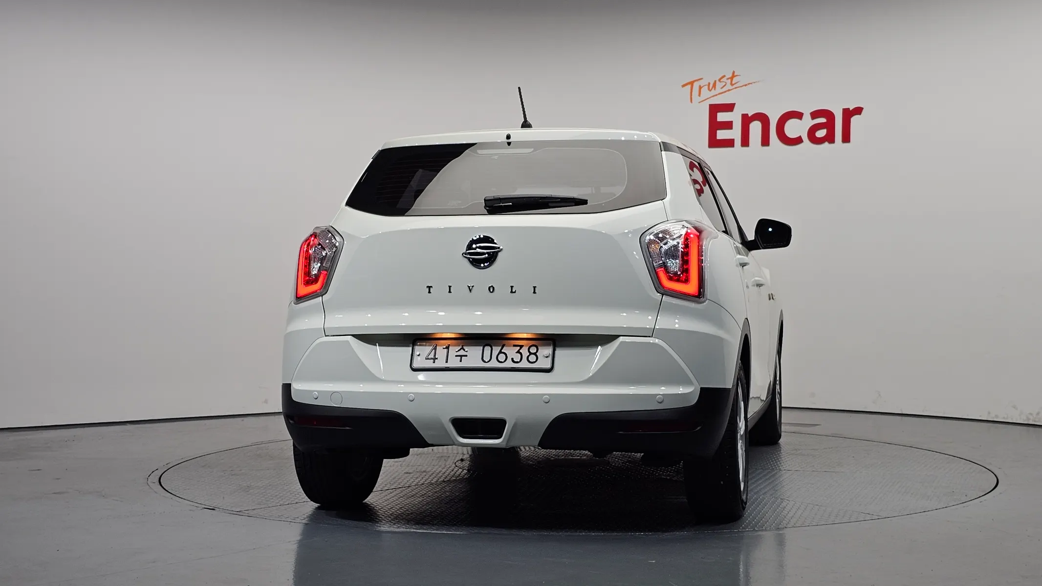 KG Mobility Tivoli TX 2WD 2015 3/5