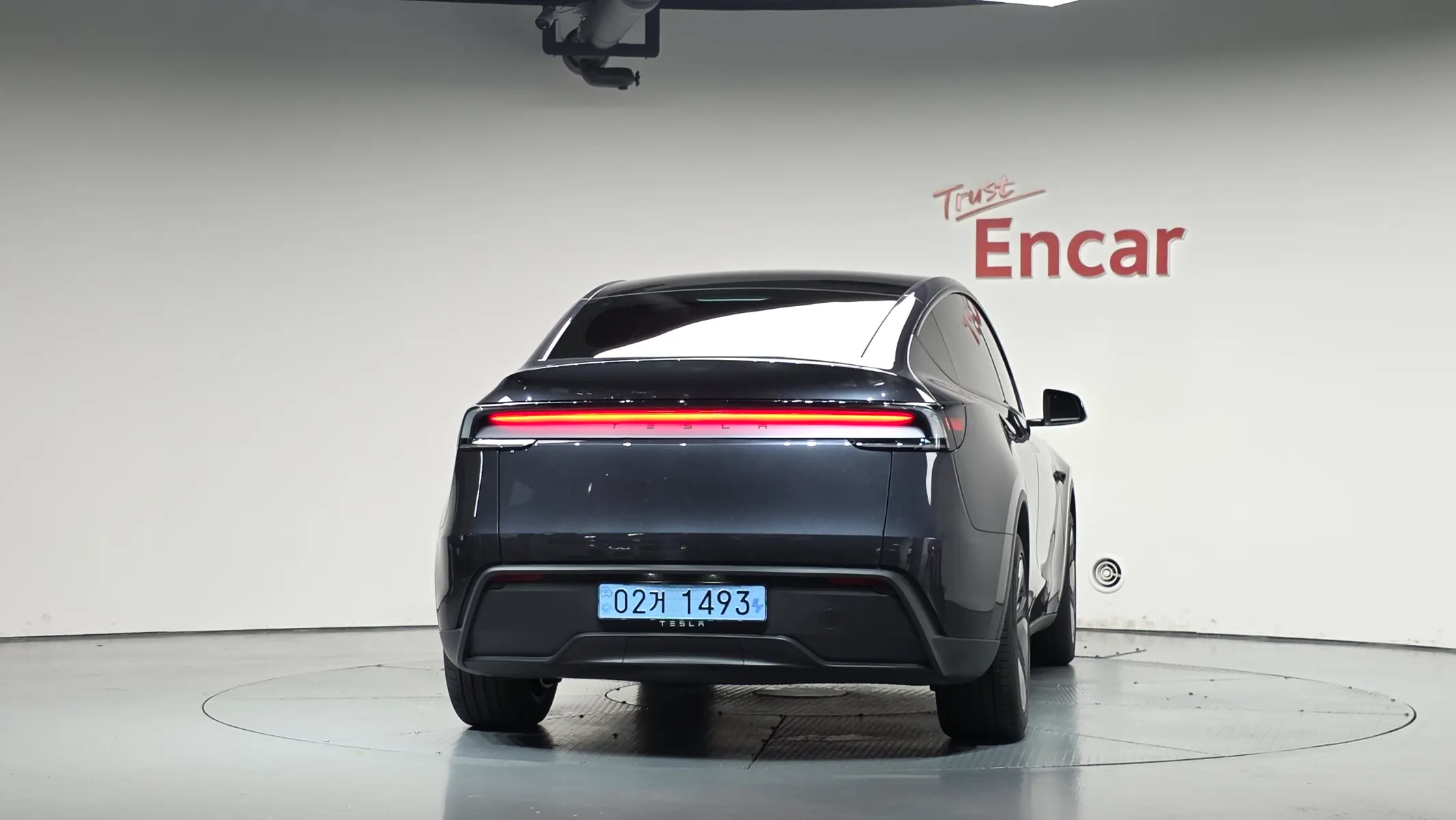 Tesla Y RWD 2026 3/5