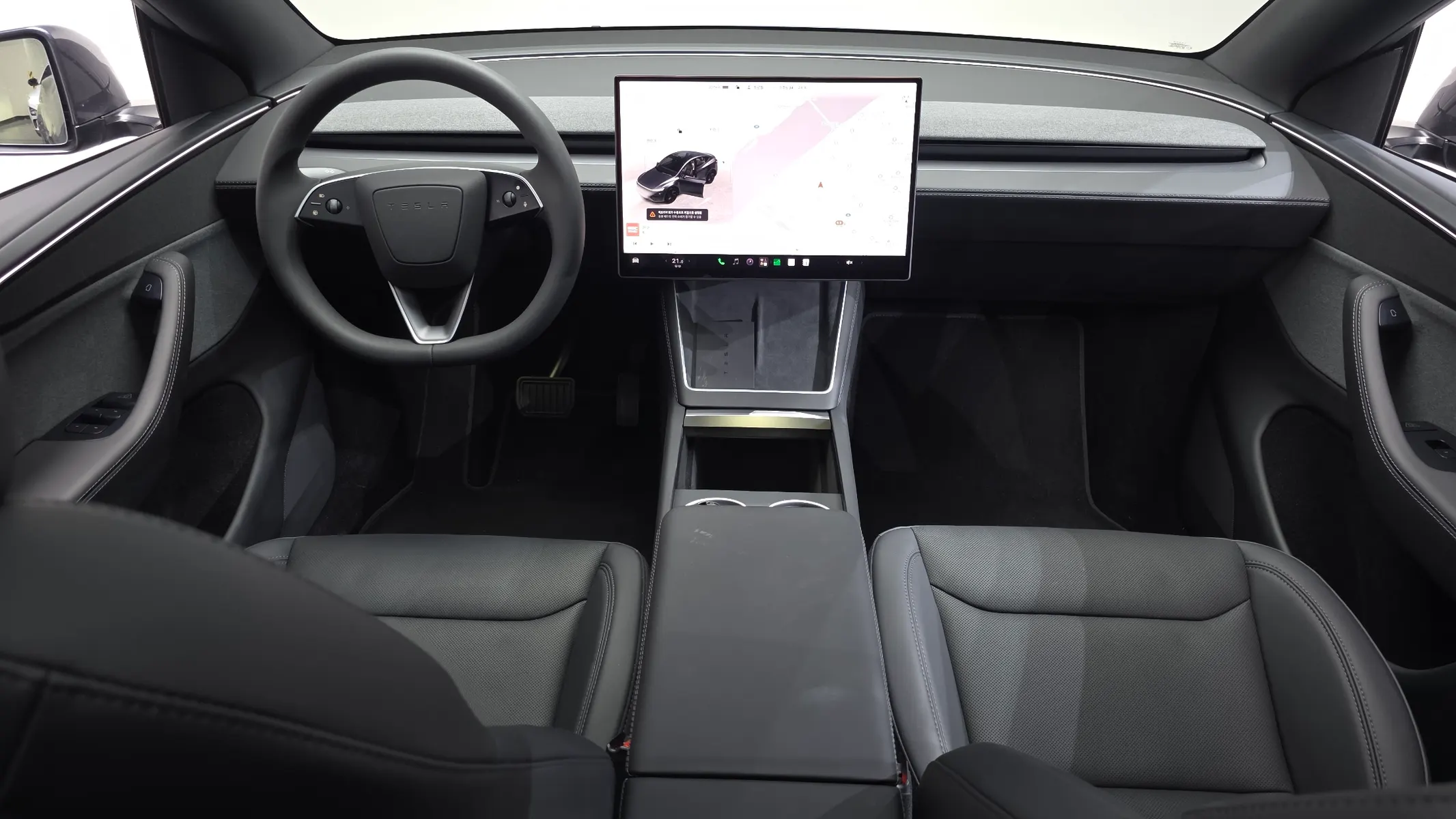 Tesla Y RWD 2026 4/5