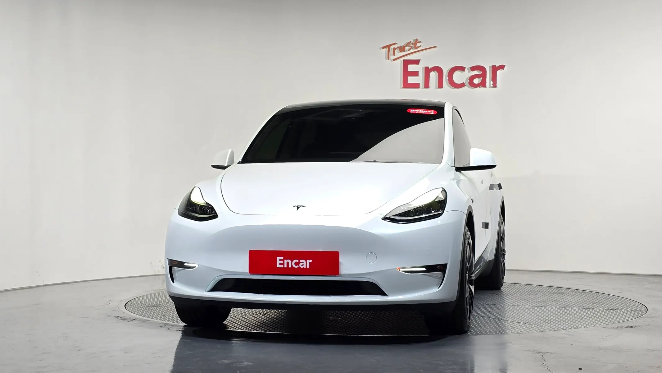 Tesla Y AWD 2022 2/5