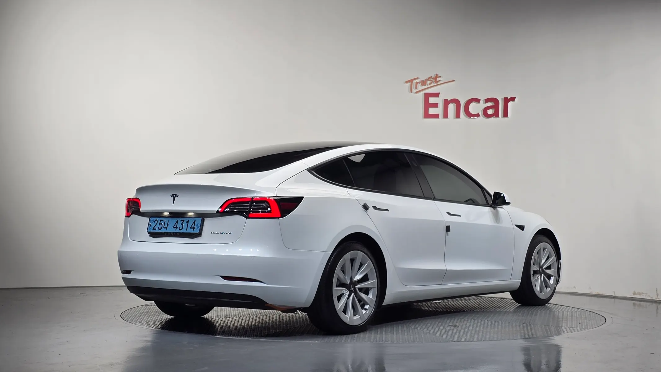 Tesla 3 AWD 2021 2/33