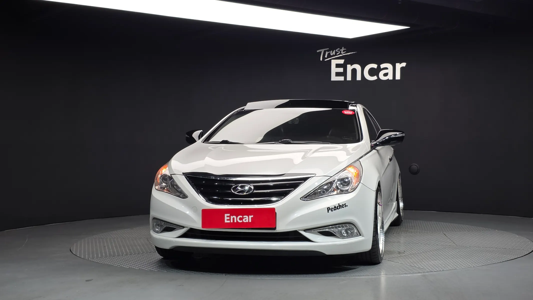 Hyundai YF LPI () 2010 2/5