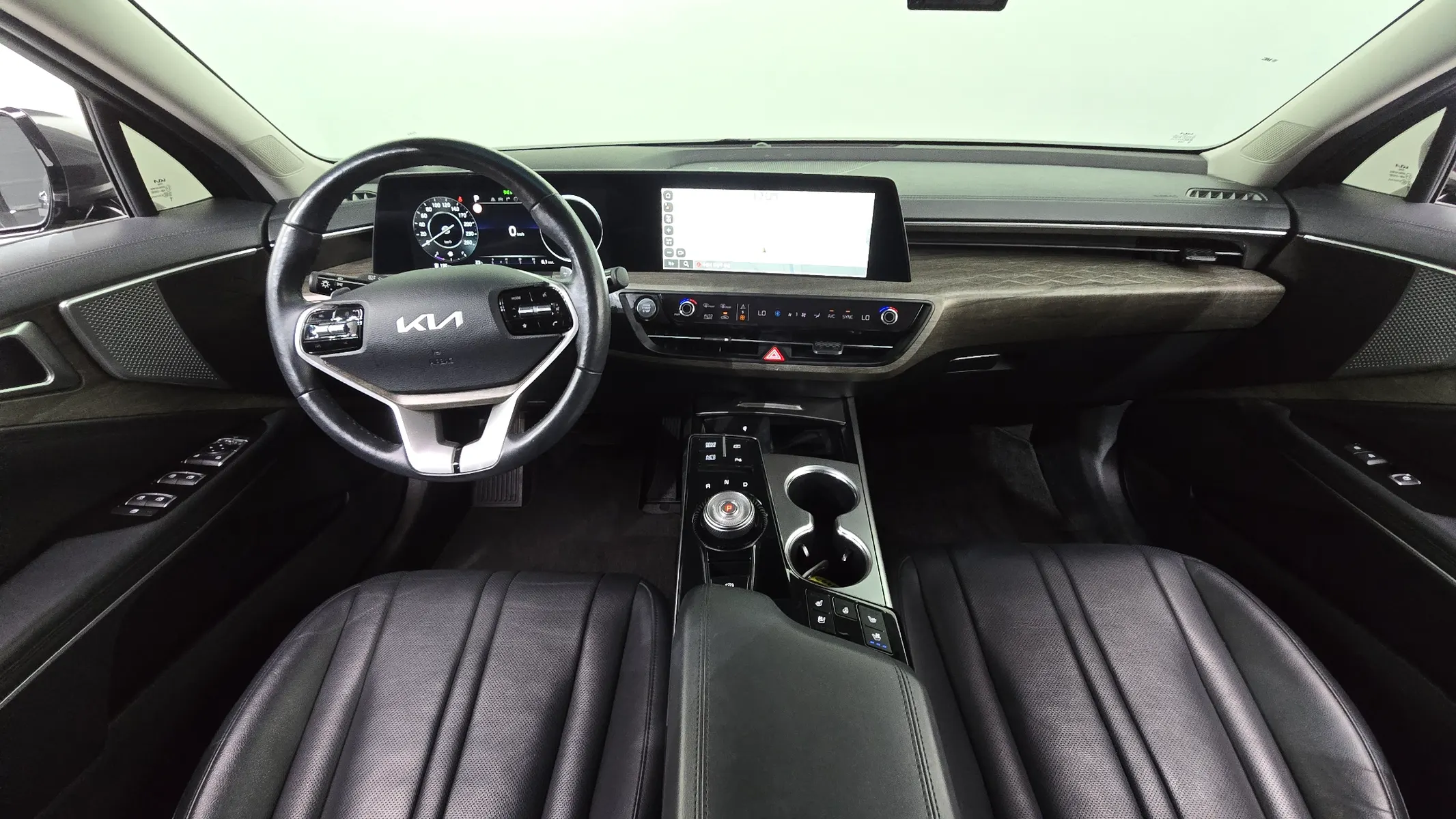 Kia K8 2.5 2WD 2022 4/5