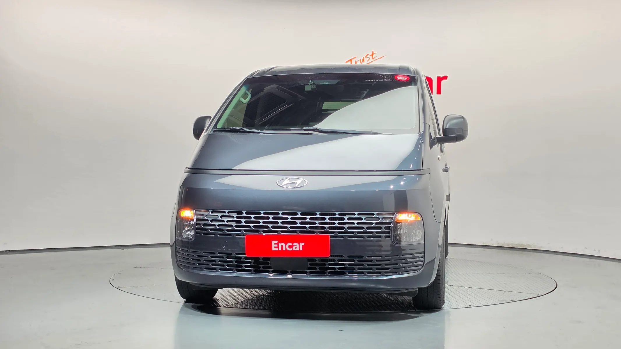 Hyundai Staria 3 2023 2/5