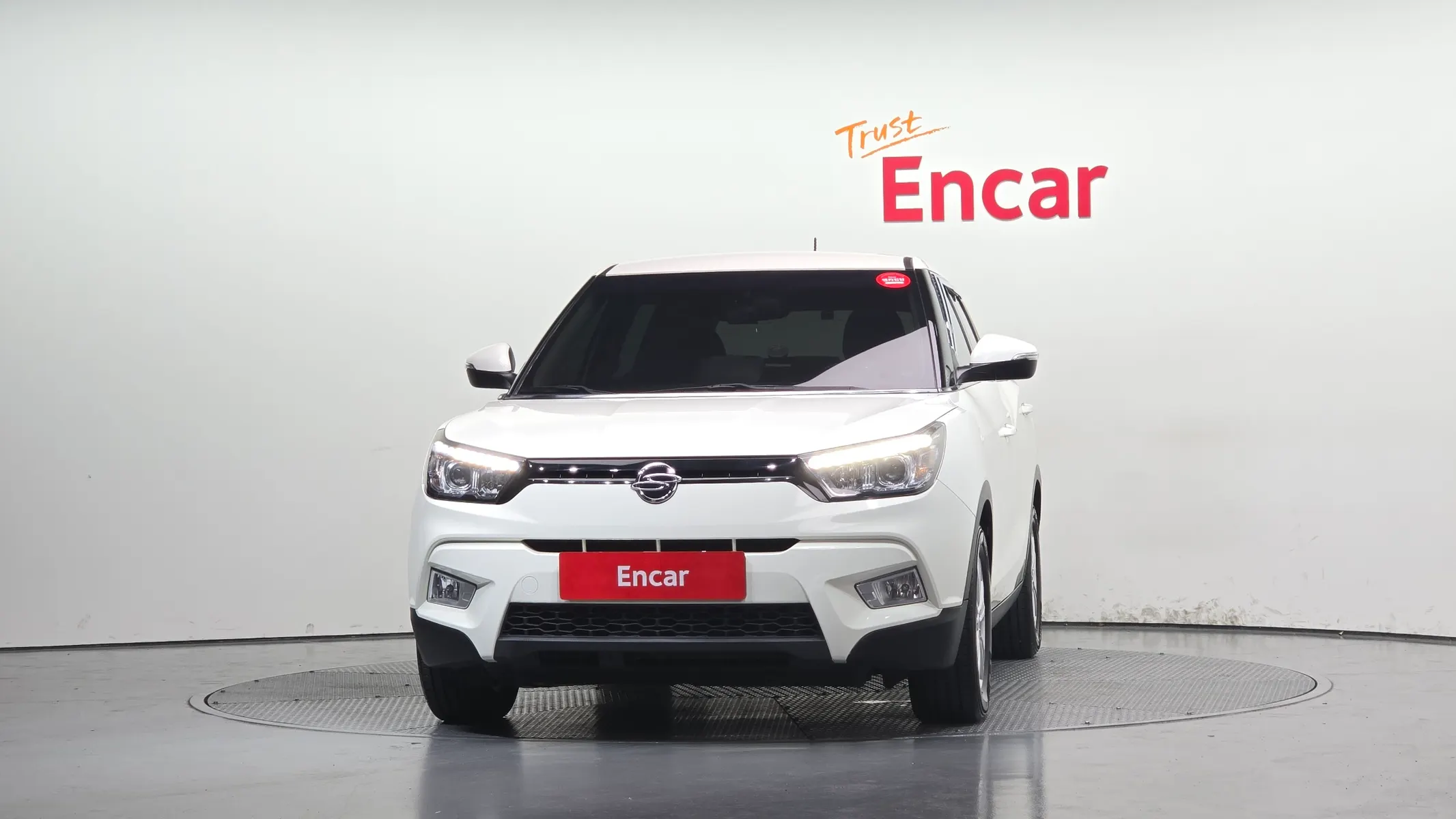 KG Mobility Tivoli VX 2WD 2015 2/5