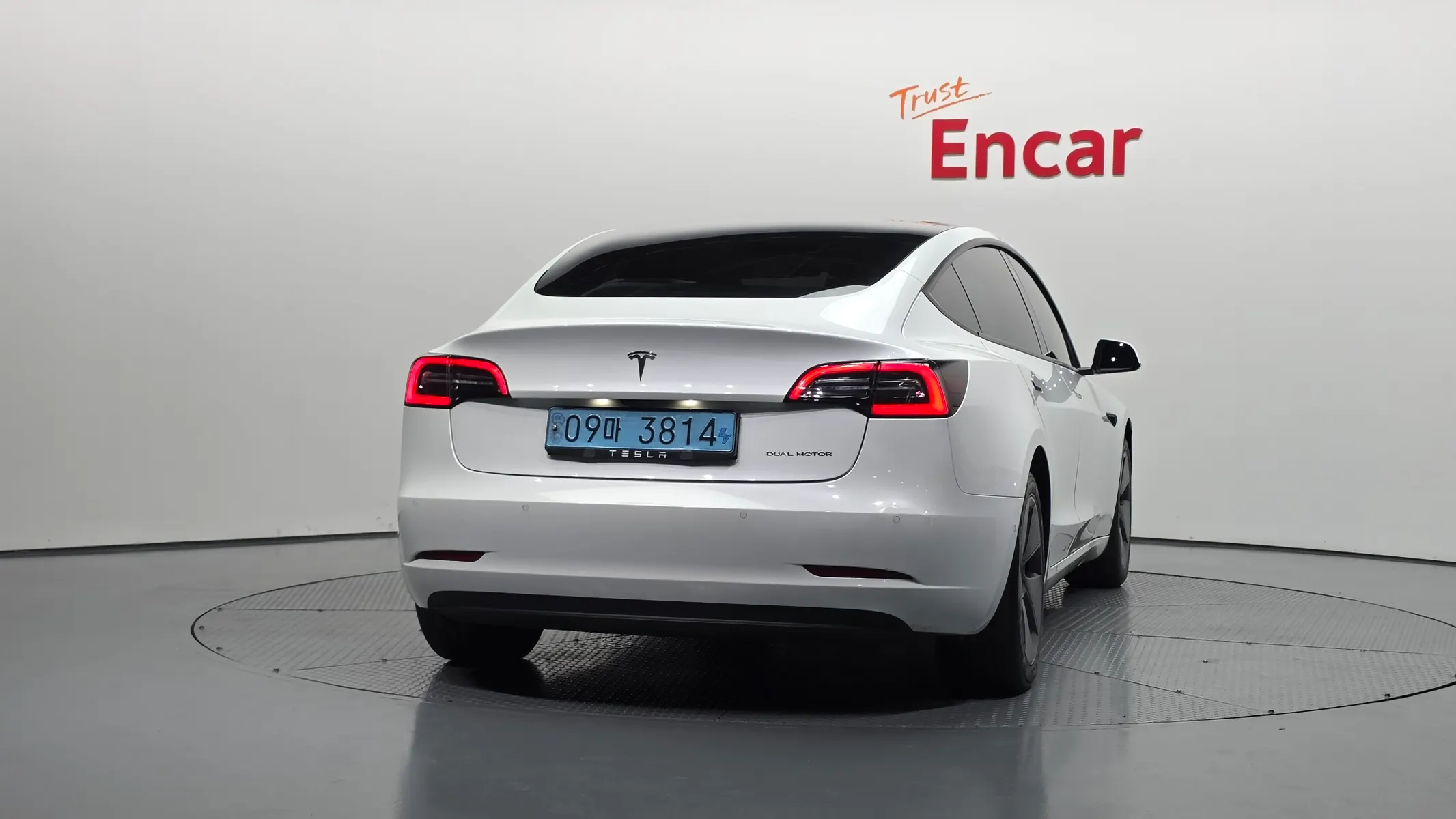 Tesla 3 AWD 2021 3/5