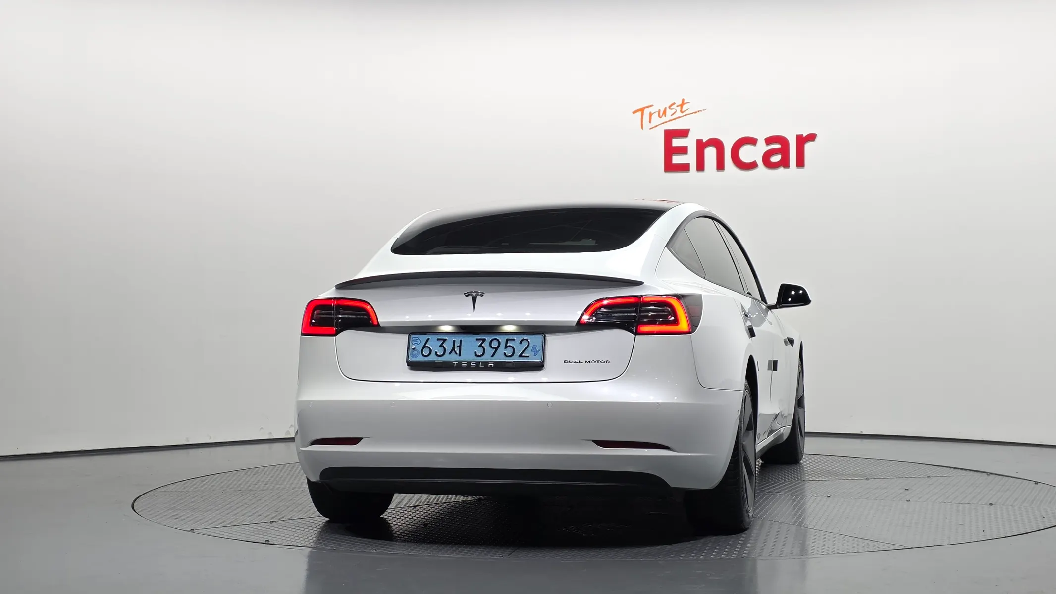 Tesla 3 AWD 2021 3/5