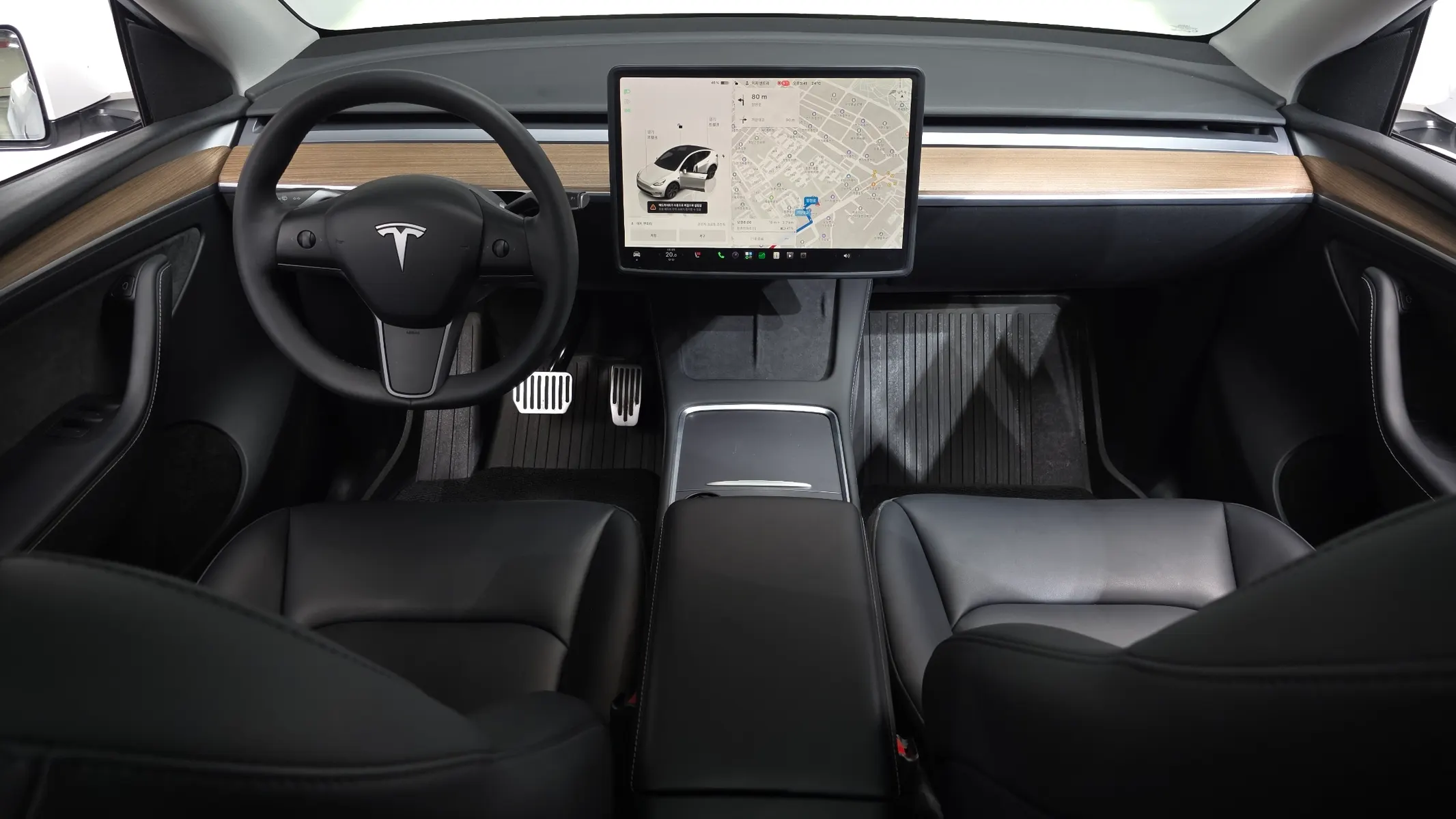 Tesla Y AWD 2024 4/5