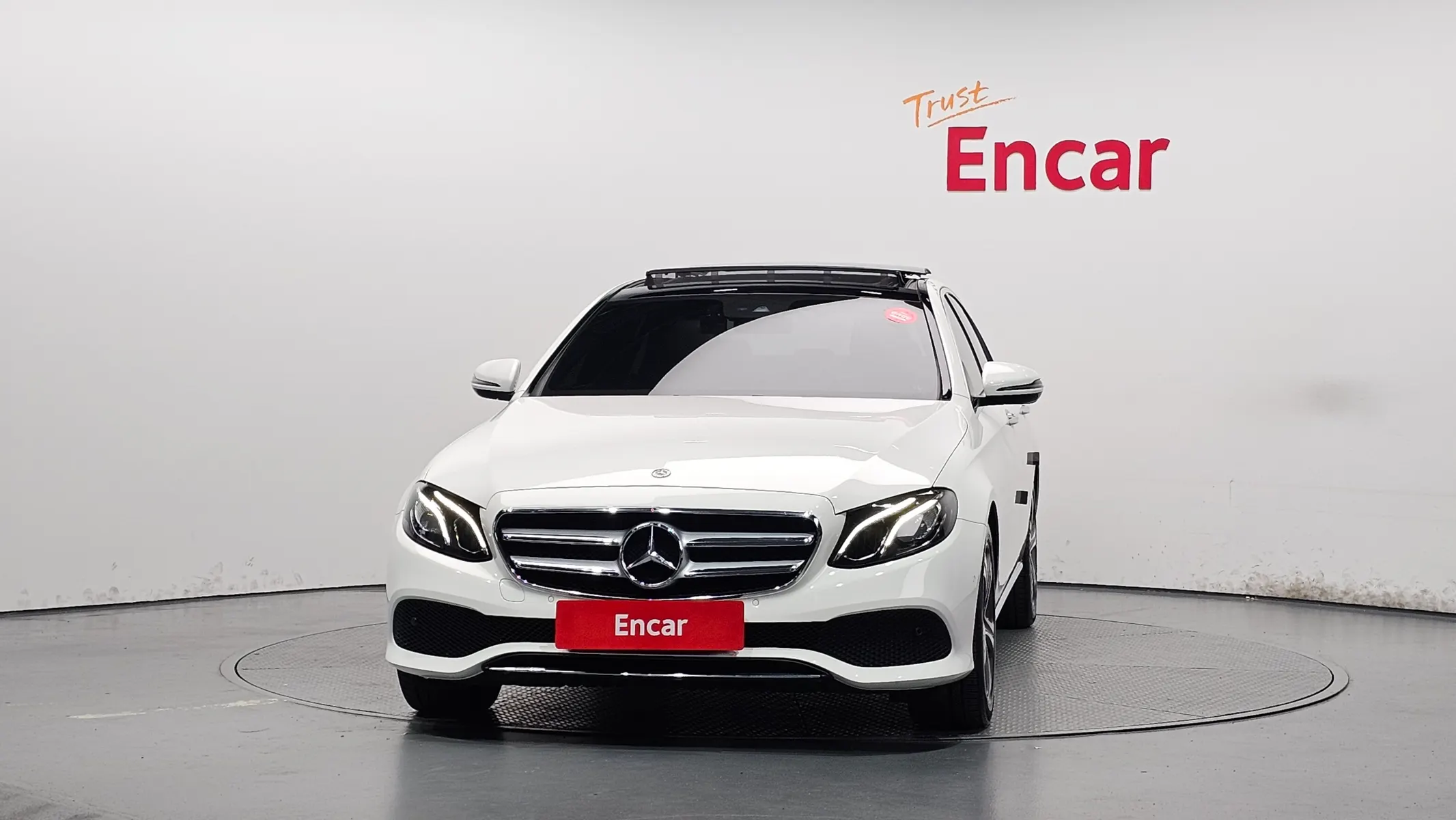 Mercedes-Benz E-Class W213 E300 2019 3/34