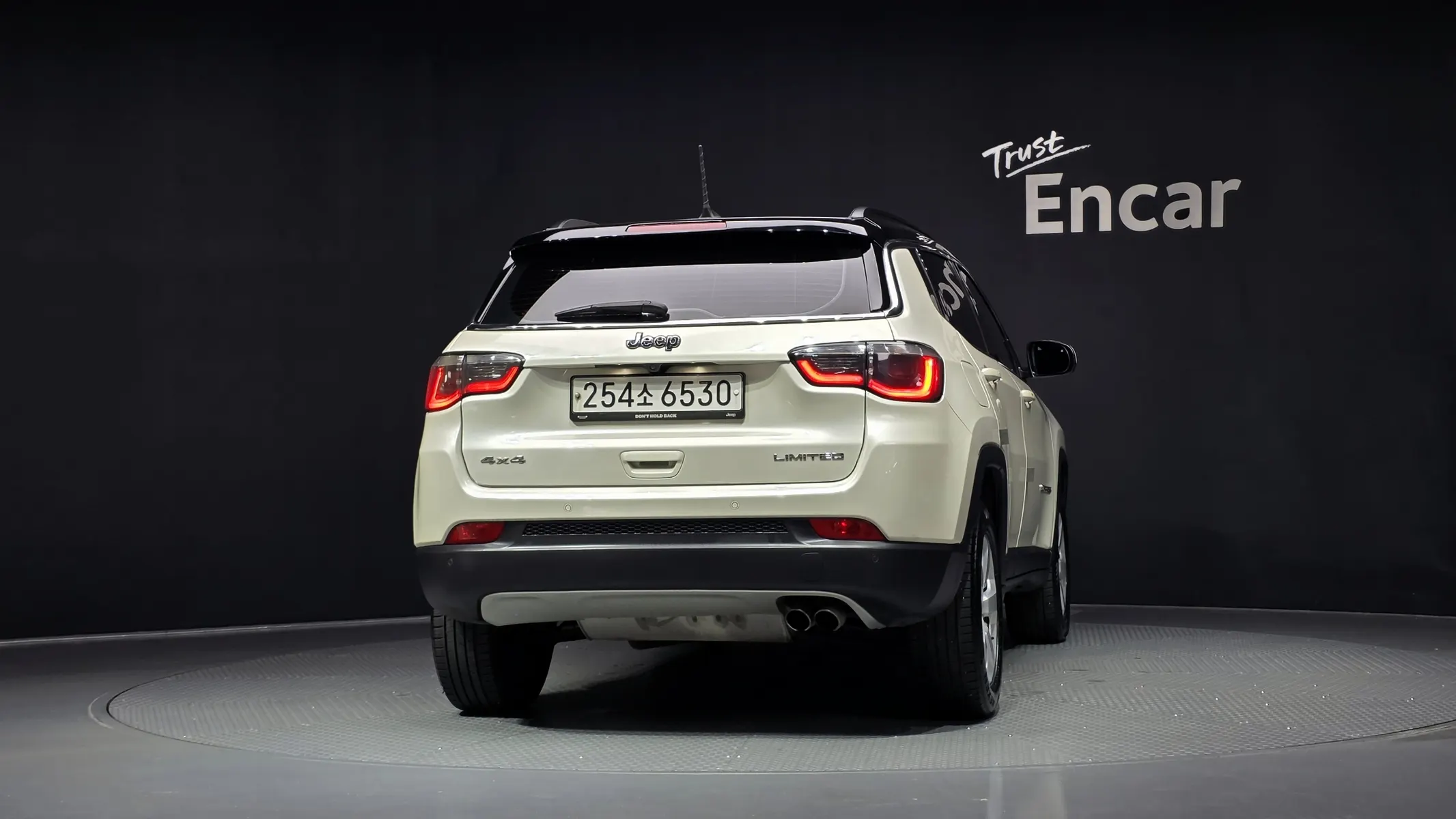Jeep 2 2.4 AWD 2019 3/5