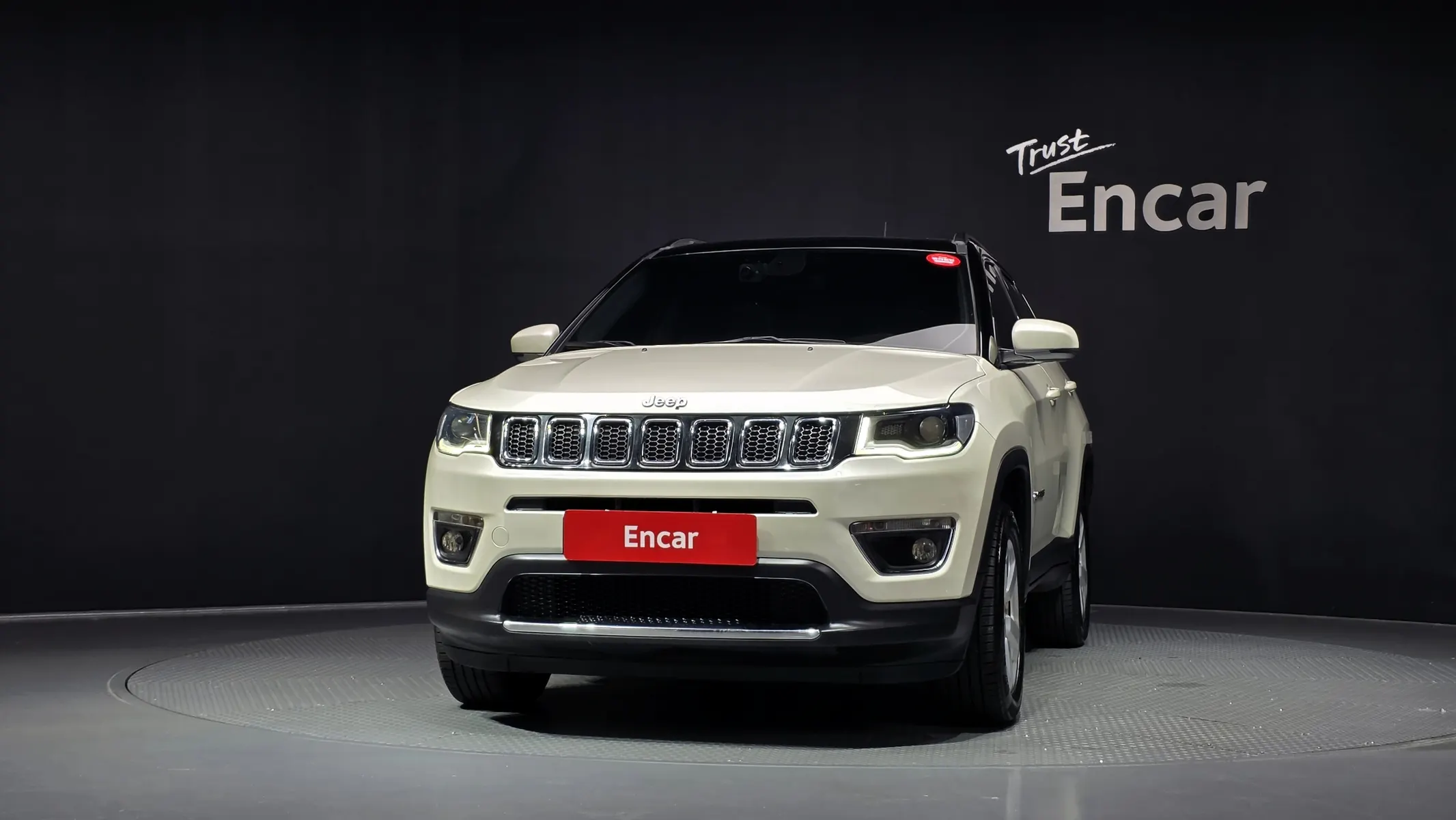 Jeep 2 2.4 AWD 2019 2/5