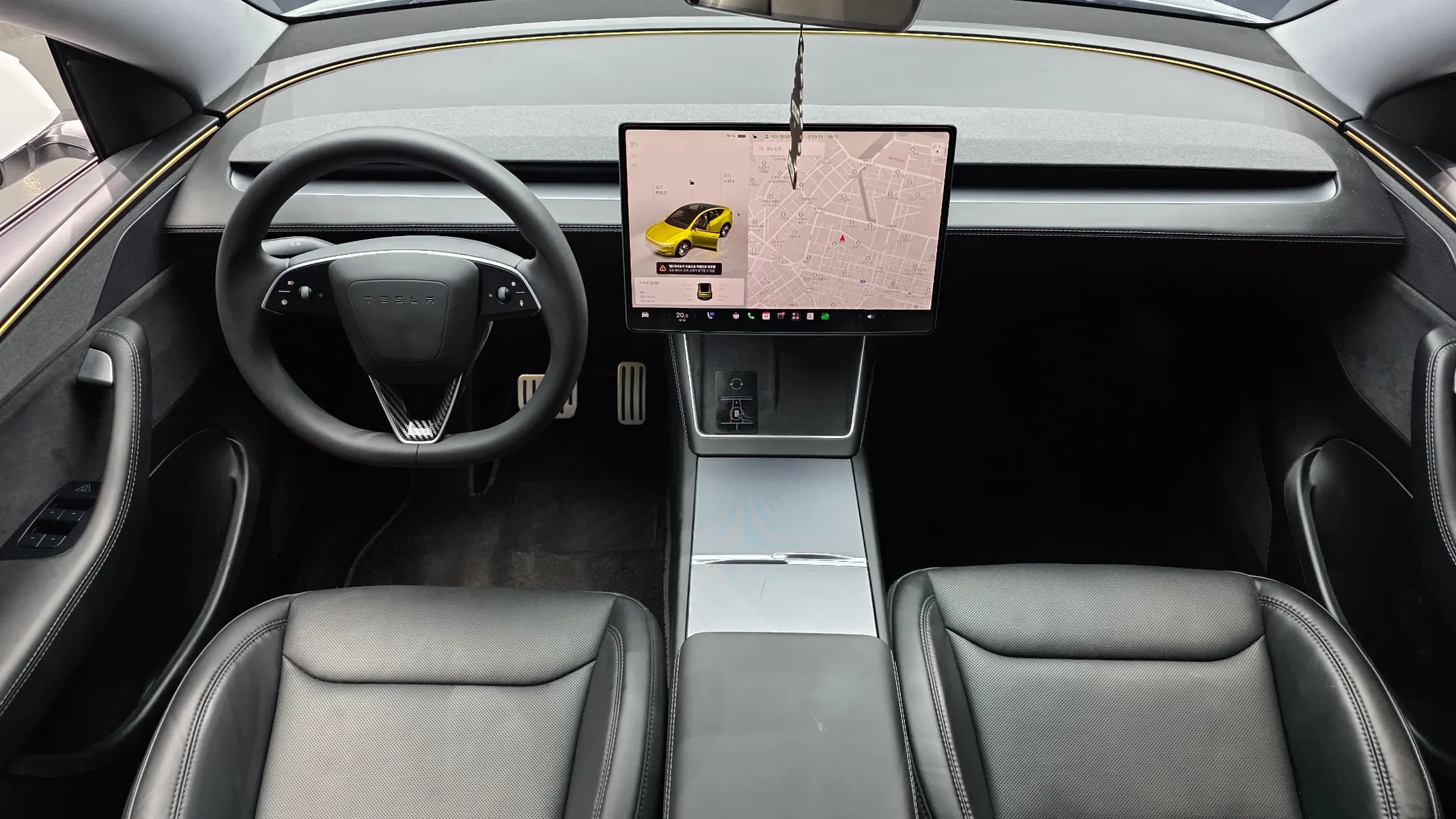 Tesla Y AWD 2025 4/5
