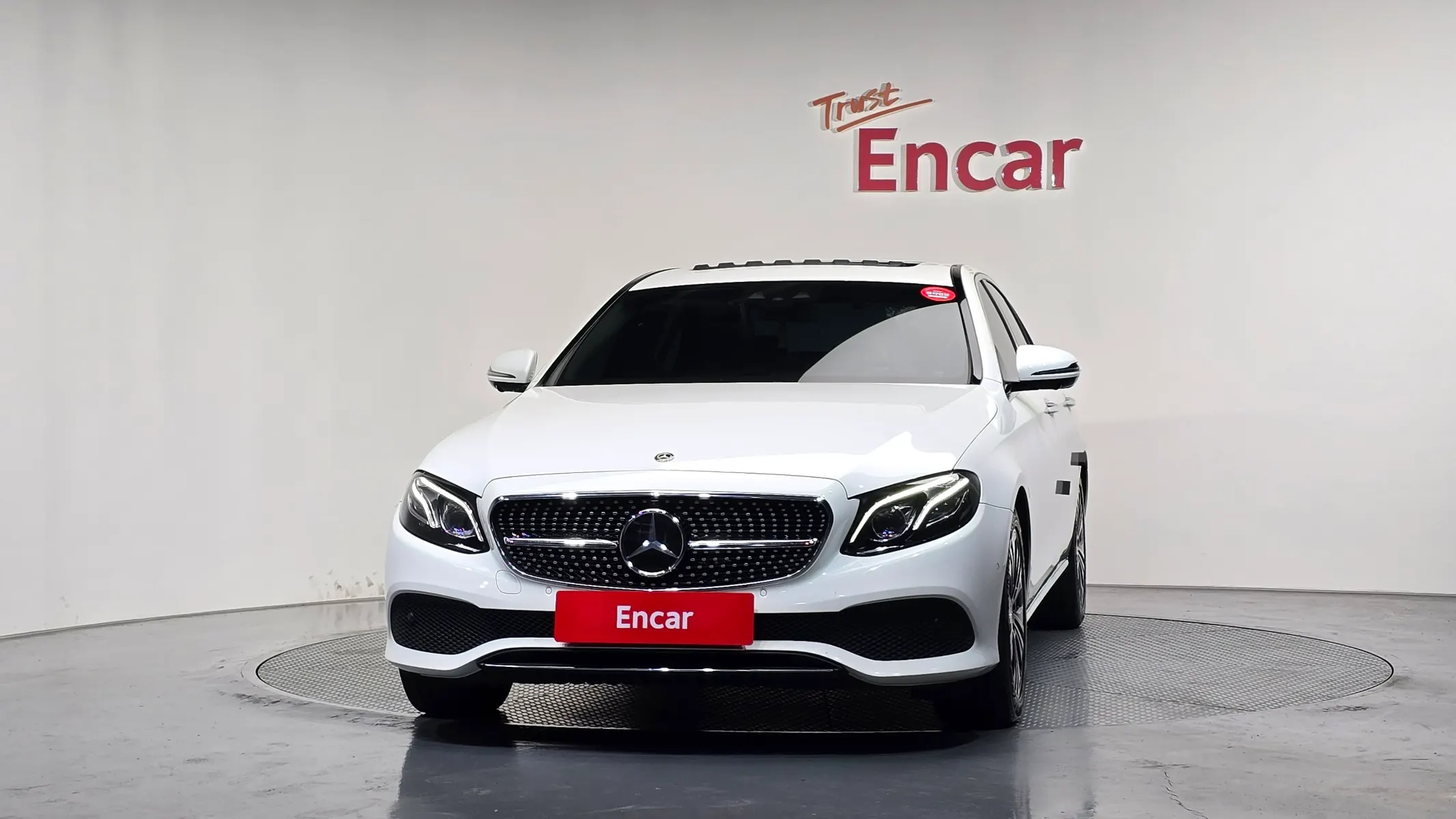 Mercedes-Benz E-Class W213 E300 2019 3/34