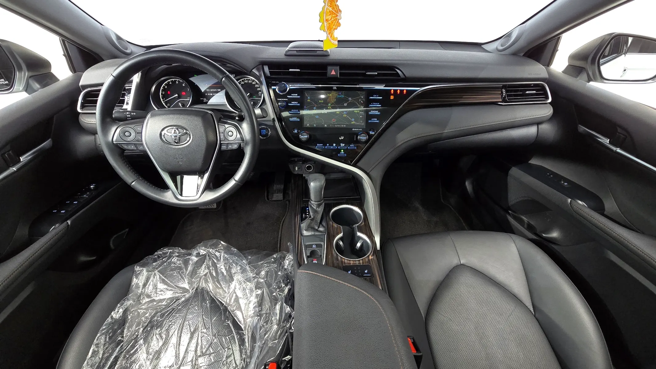 Toyota (XV70) 2.5 2018 4/5