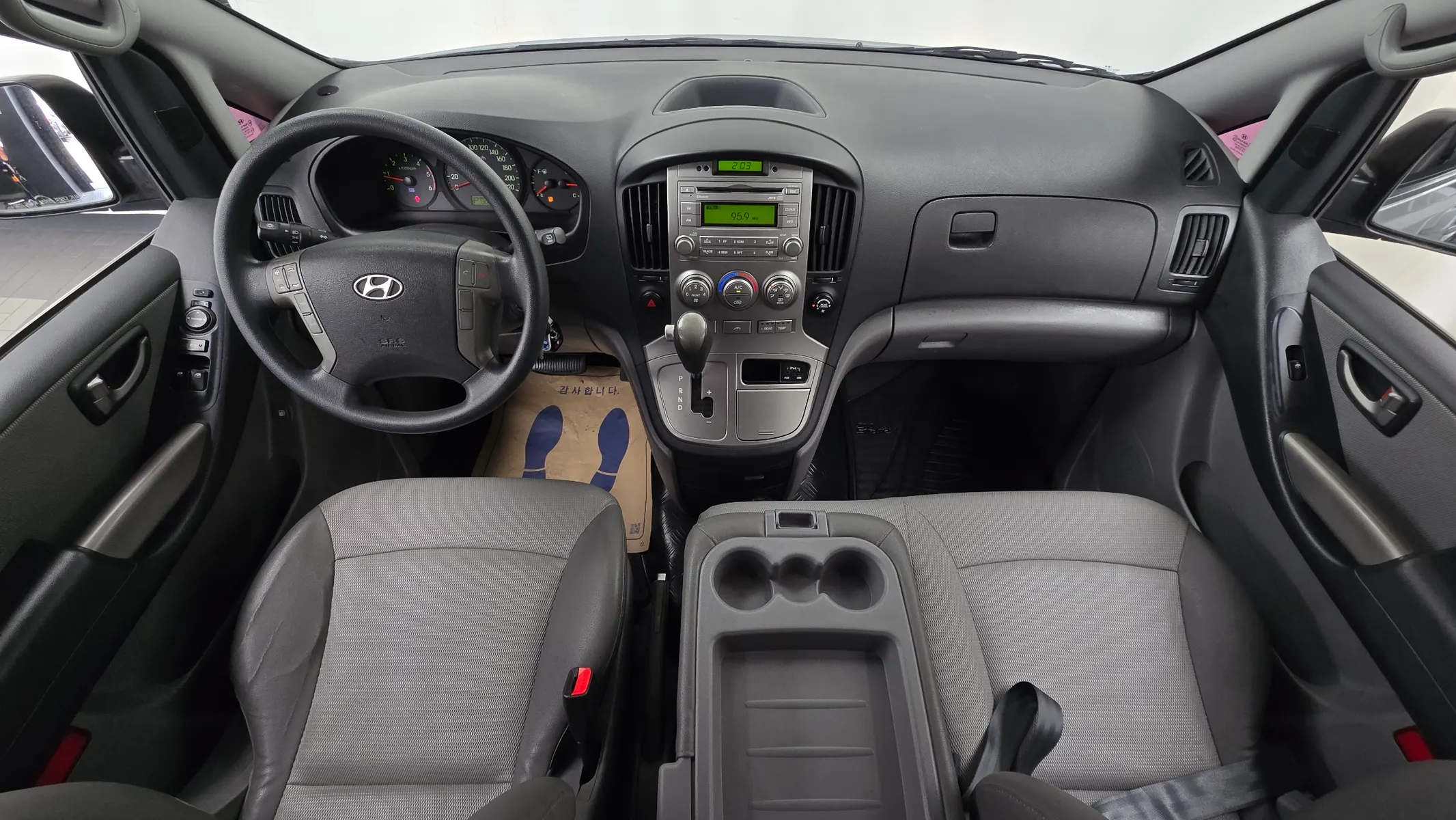Hyundai Grand Starex 12 2012 4/5