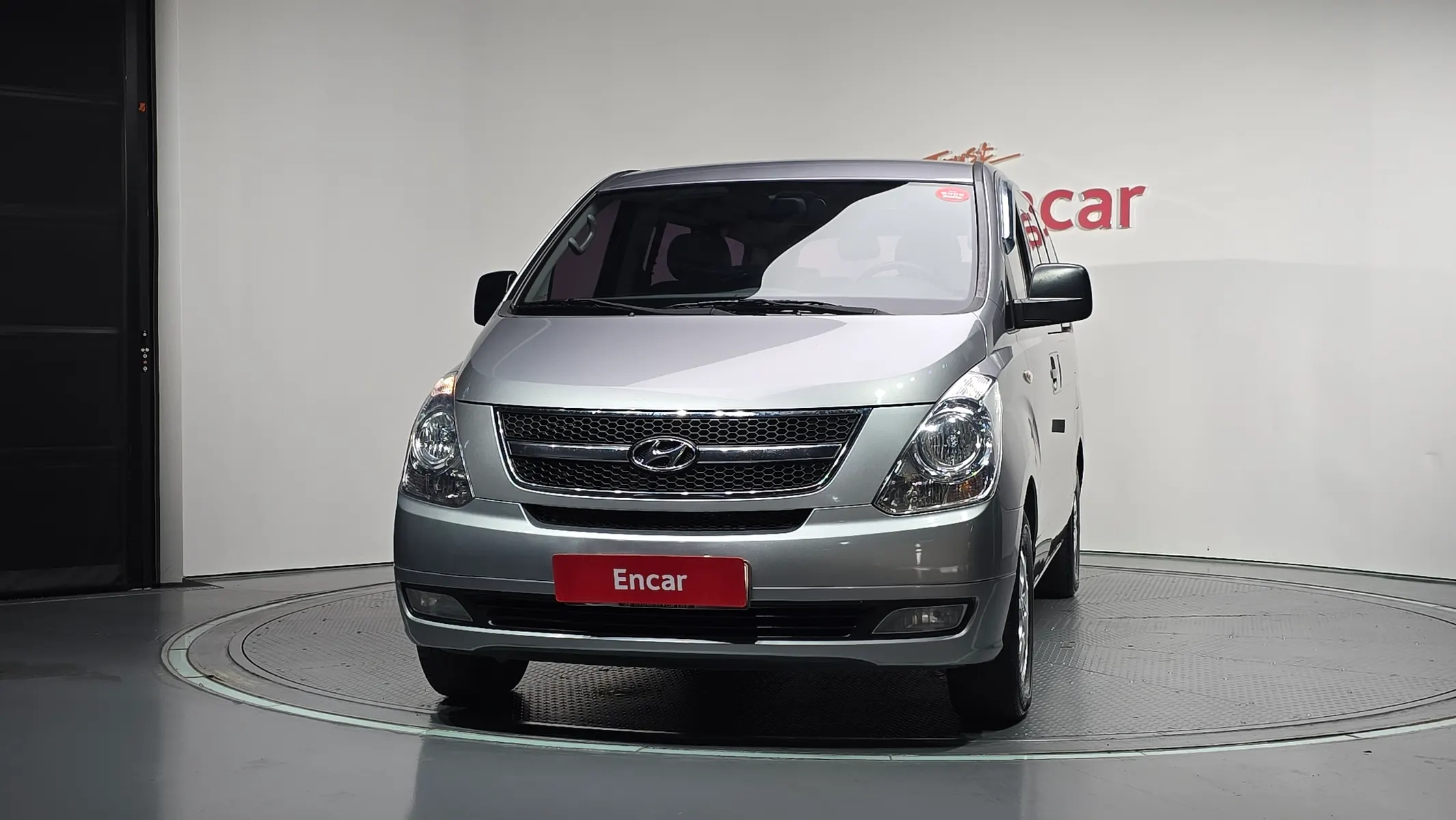 Hyundai Grand Starex 12 2012 2/5