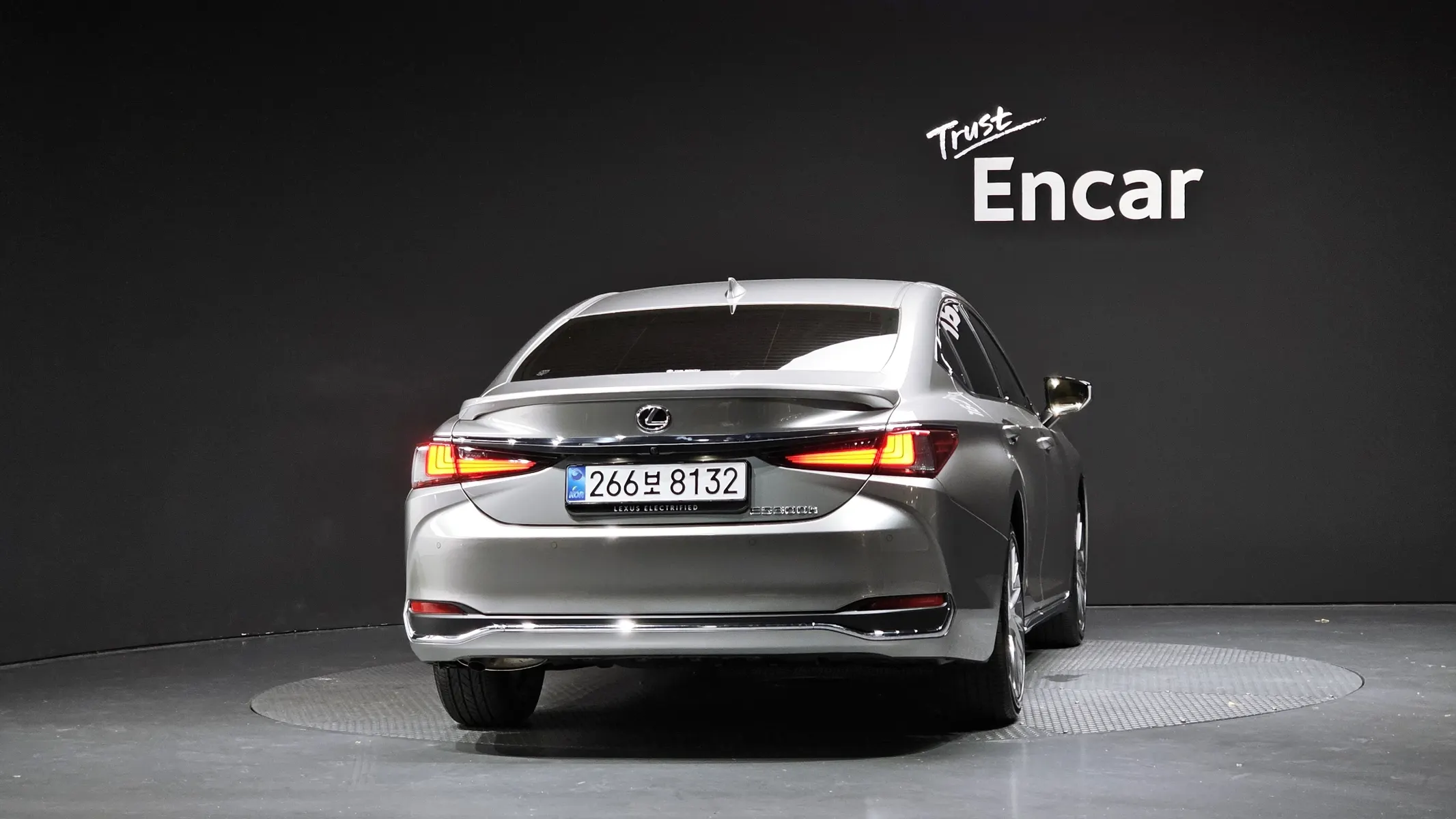 Lexus ES300h 7 2026 3/5