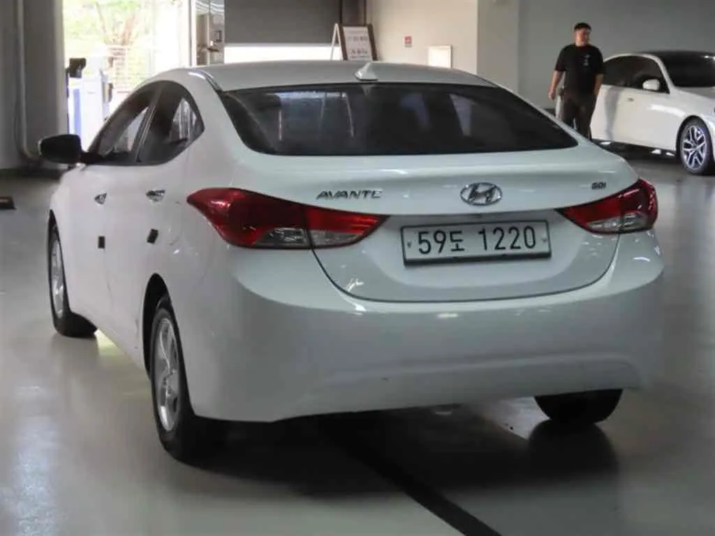Hyundai MD M16 GDI 2012 2/5