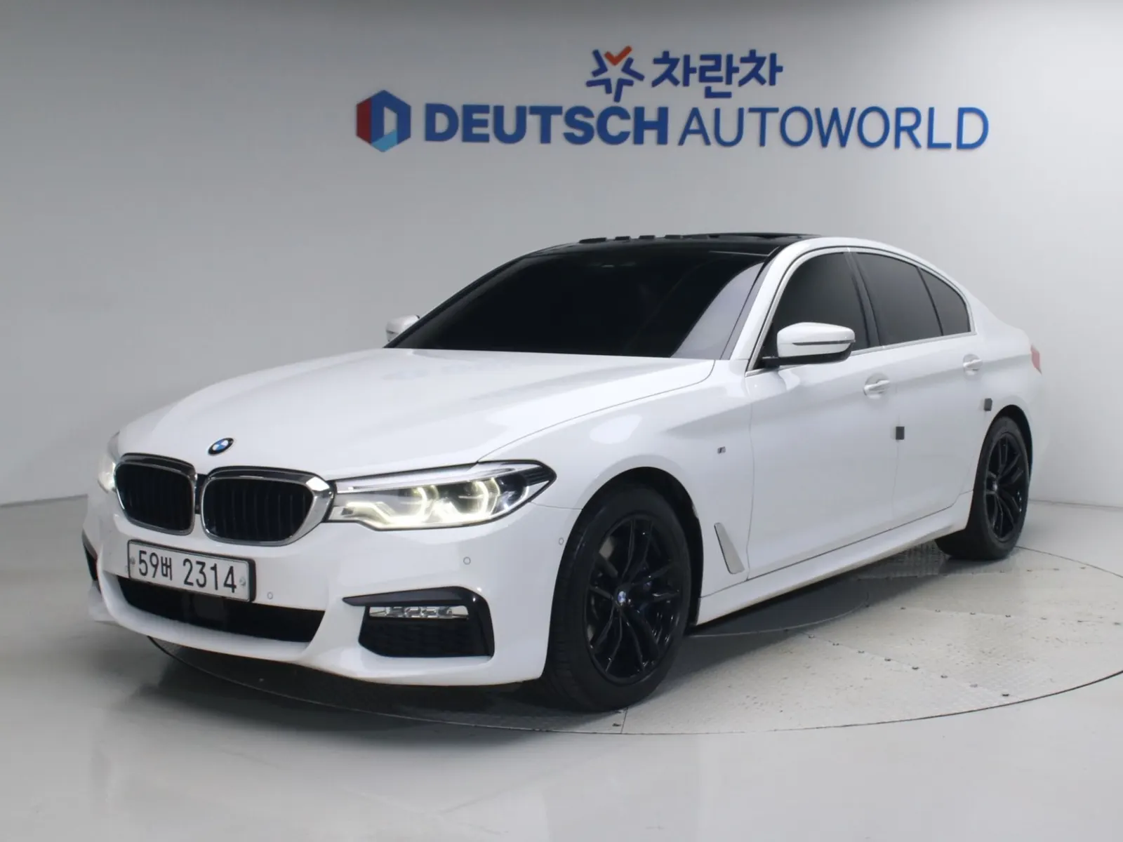 BMW 5 Series (G30) 530i xDrive M 2017 2/21