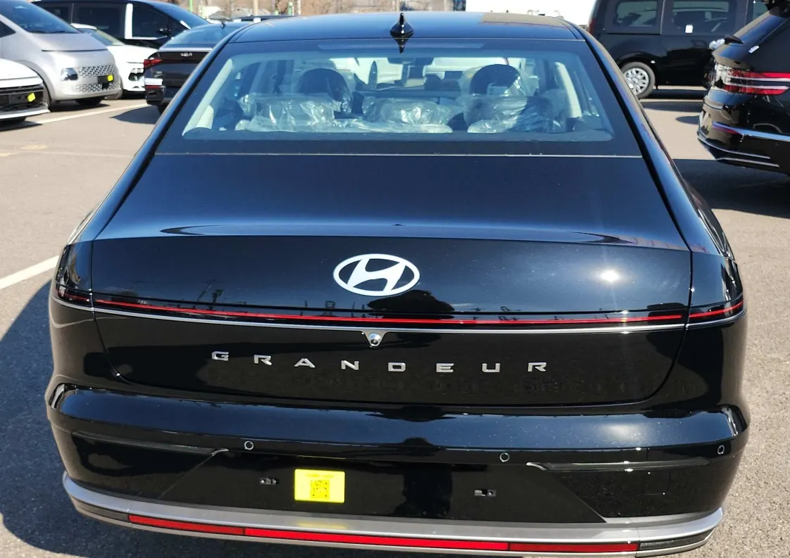 Hyundai (GN7) 2025 2/5