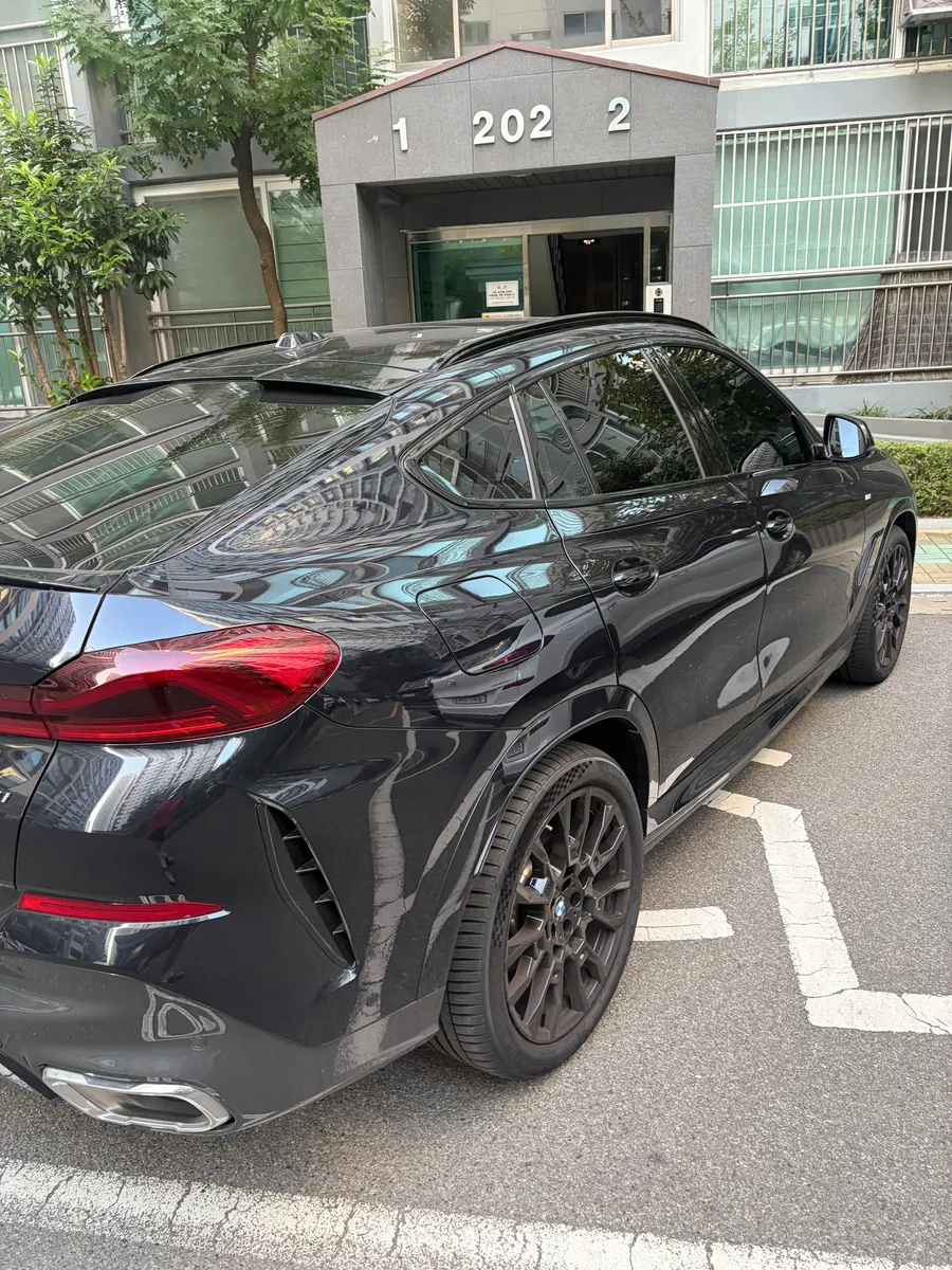 BMW X6 (G06) xDrive40i M 2025 2/11