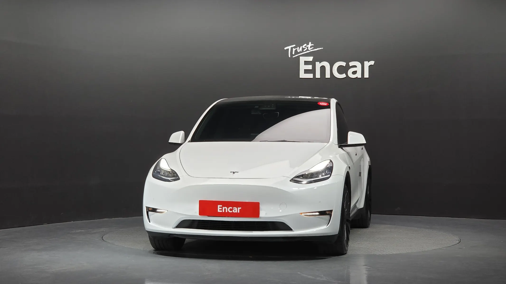 Tesla Y AWD 2021 2/5