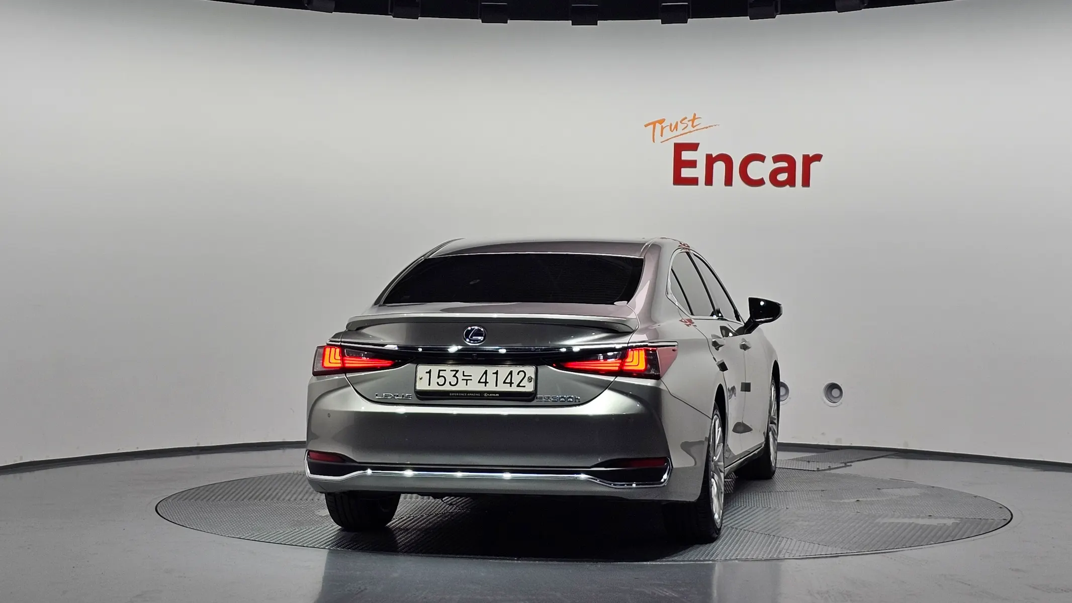 Lexus ES300h 7 2021 3/5