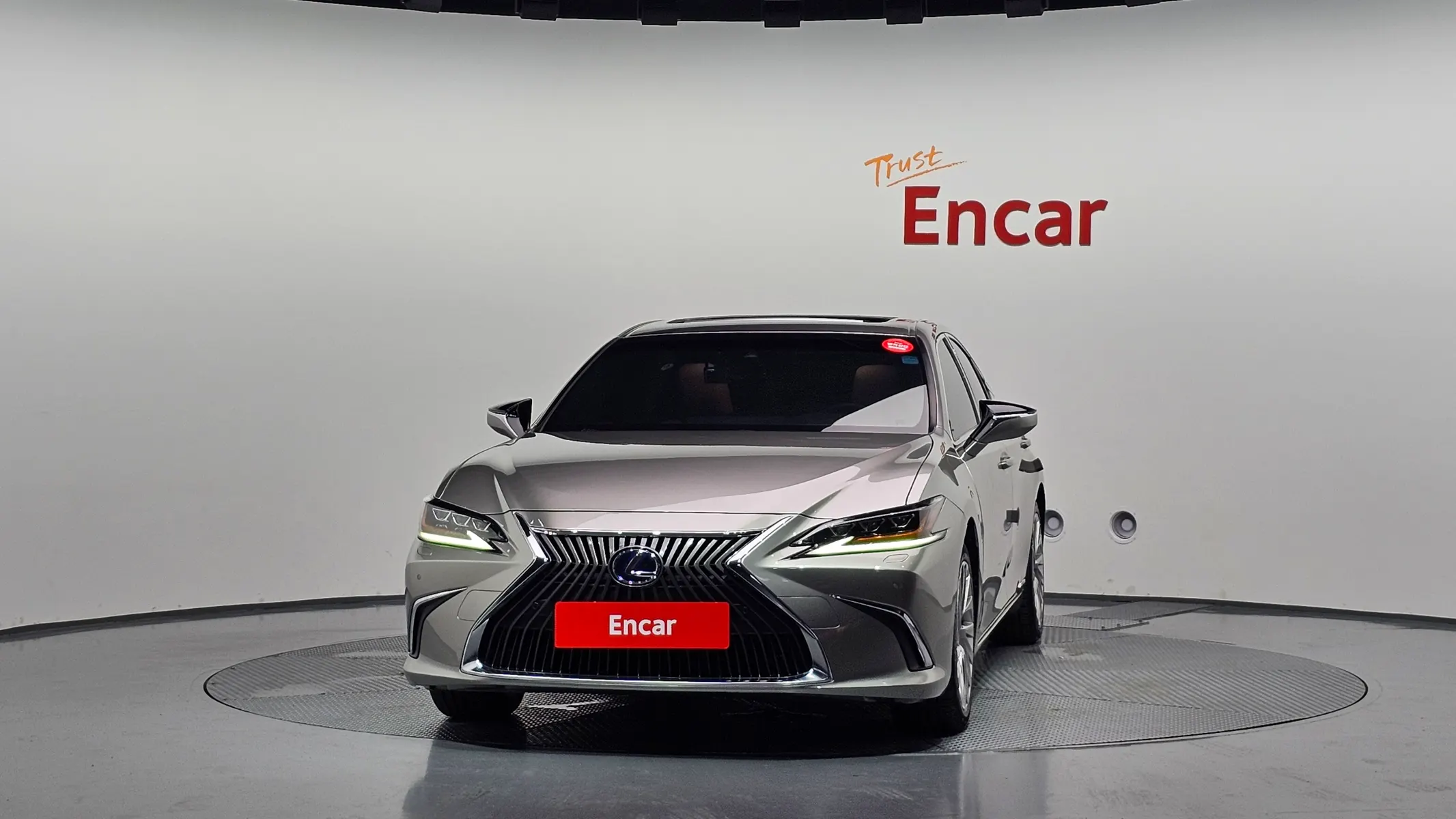 Lexus ES300h 7 2021 2/5