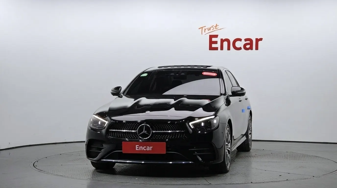 Mercedes-Benz E-Class W213 E220d 4MATIC AMG Line 2021 2/34