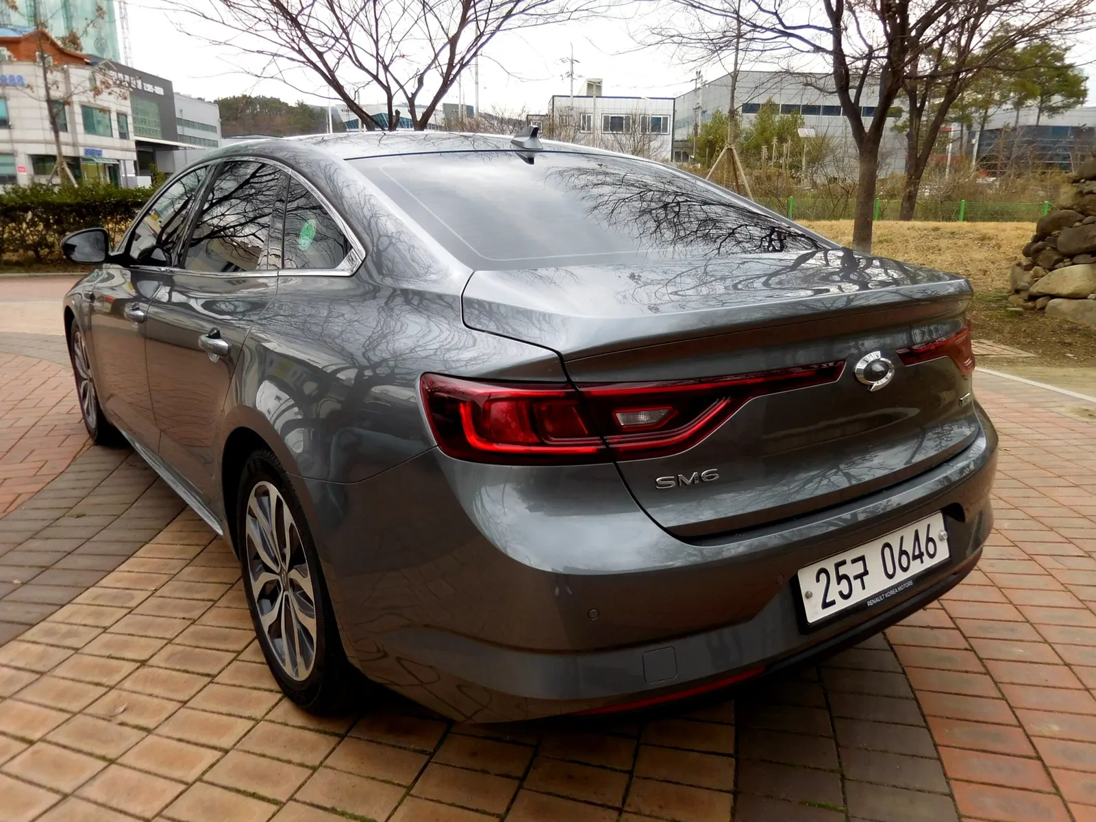Renault Korea SM6 2.0 LPe LE () 2016 2/5