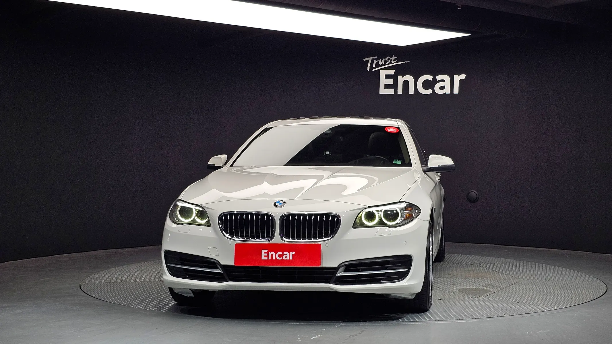 BMW 5 Series (F10) 520d xDrive 2013 3/21