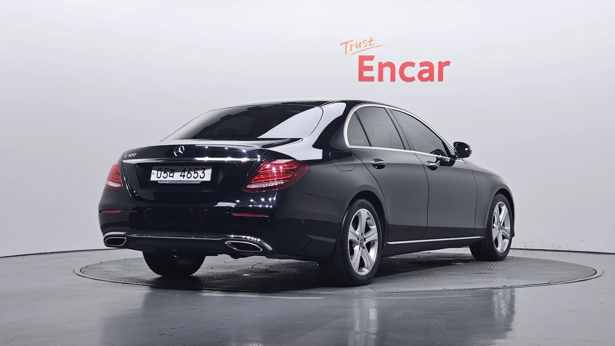 Mercedes-Benz E-Class W213 E200 2017 2/21