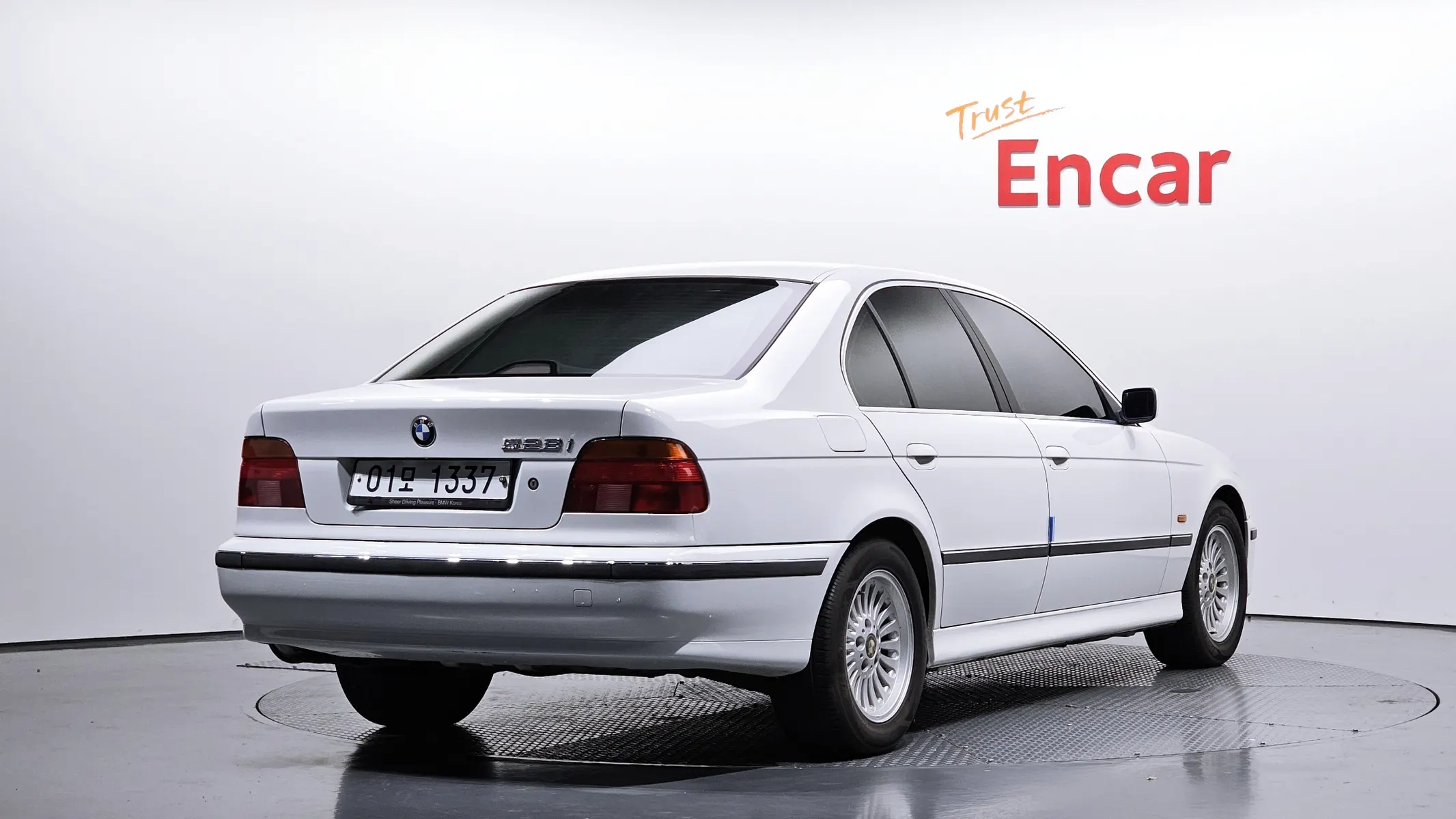 BMW 5 Series 528i 1996 2/21