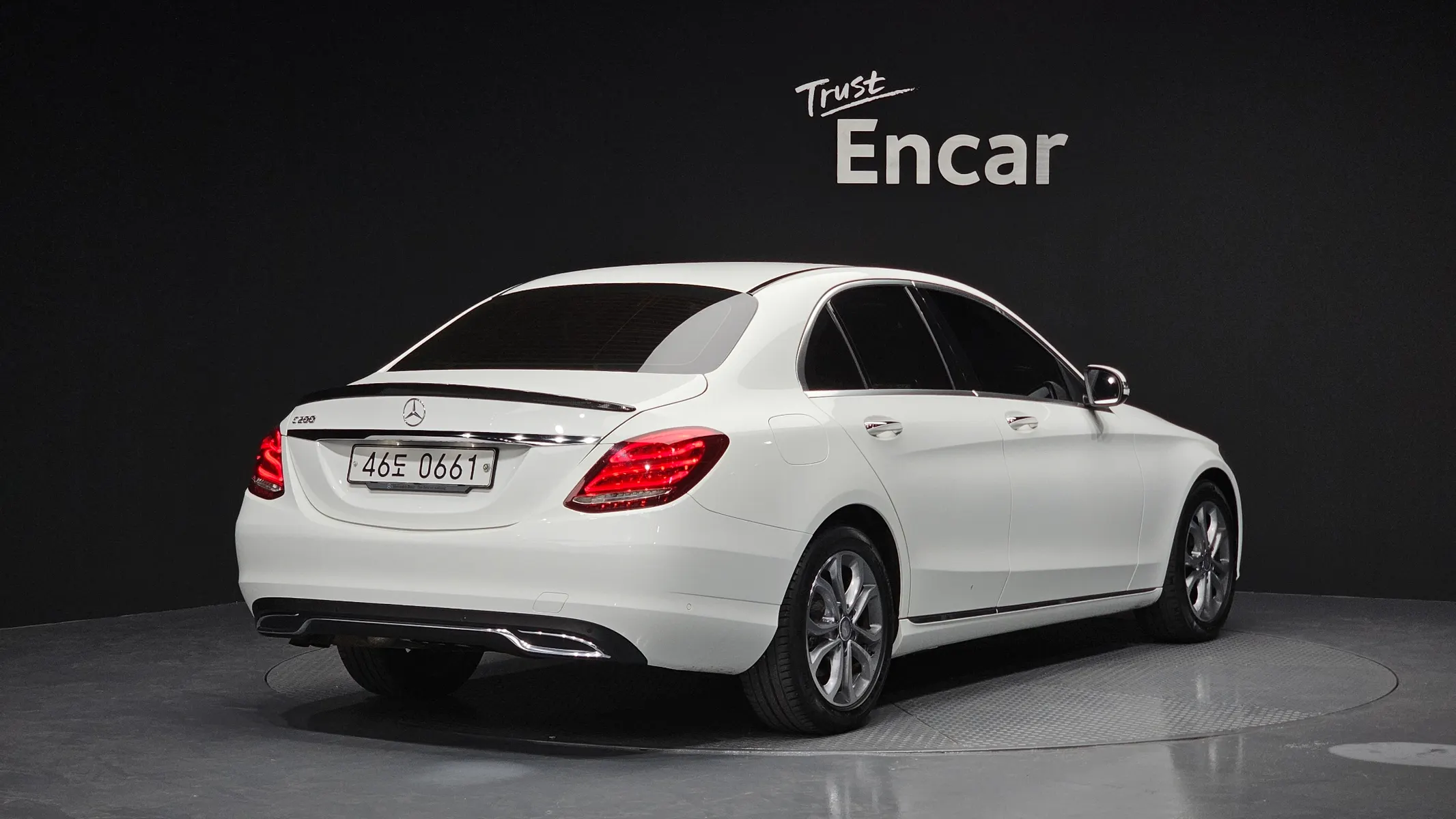 Mercedes-Benz C-Class W205 C200 2016 2/21