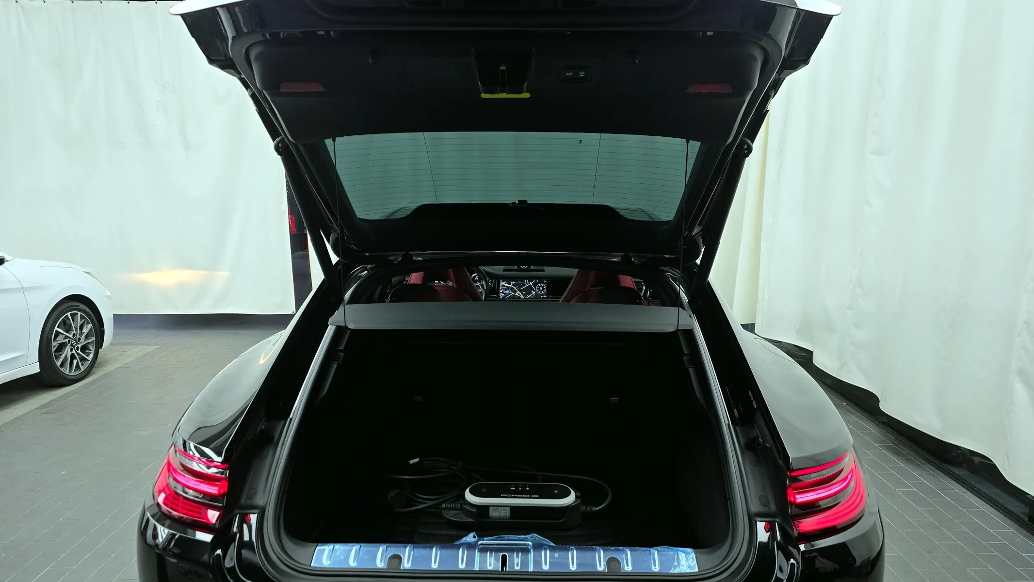 Porsche (971) 2.9 AWD E- 2020 20/21